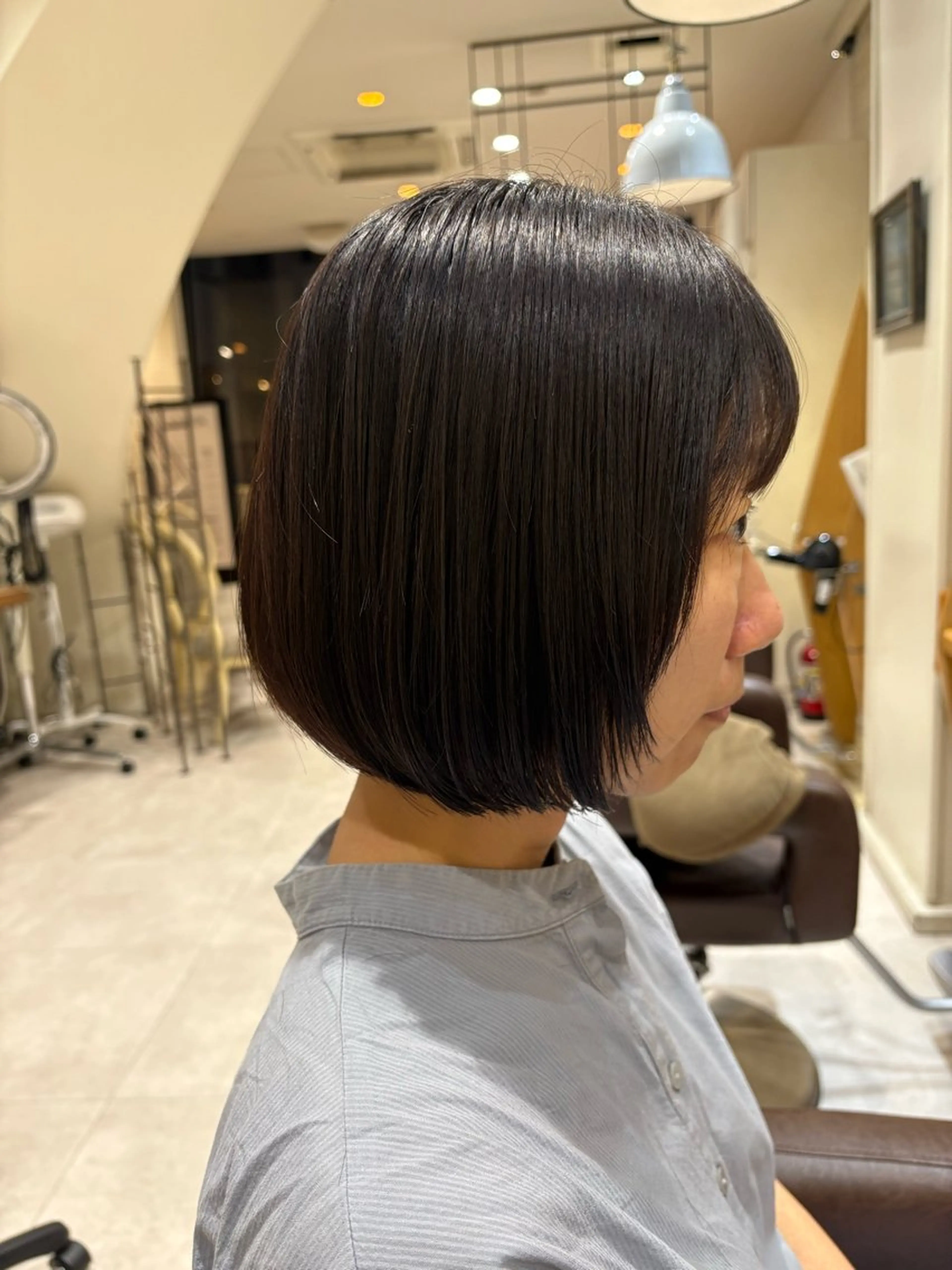 ショート ボブ 顔まわりレイヤー 顔周りカット レイヤーカット レイヤー/ブリーチ/ 山本かほのヘアスタイル