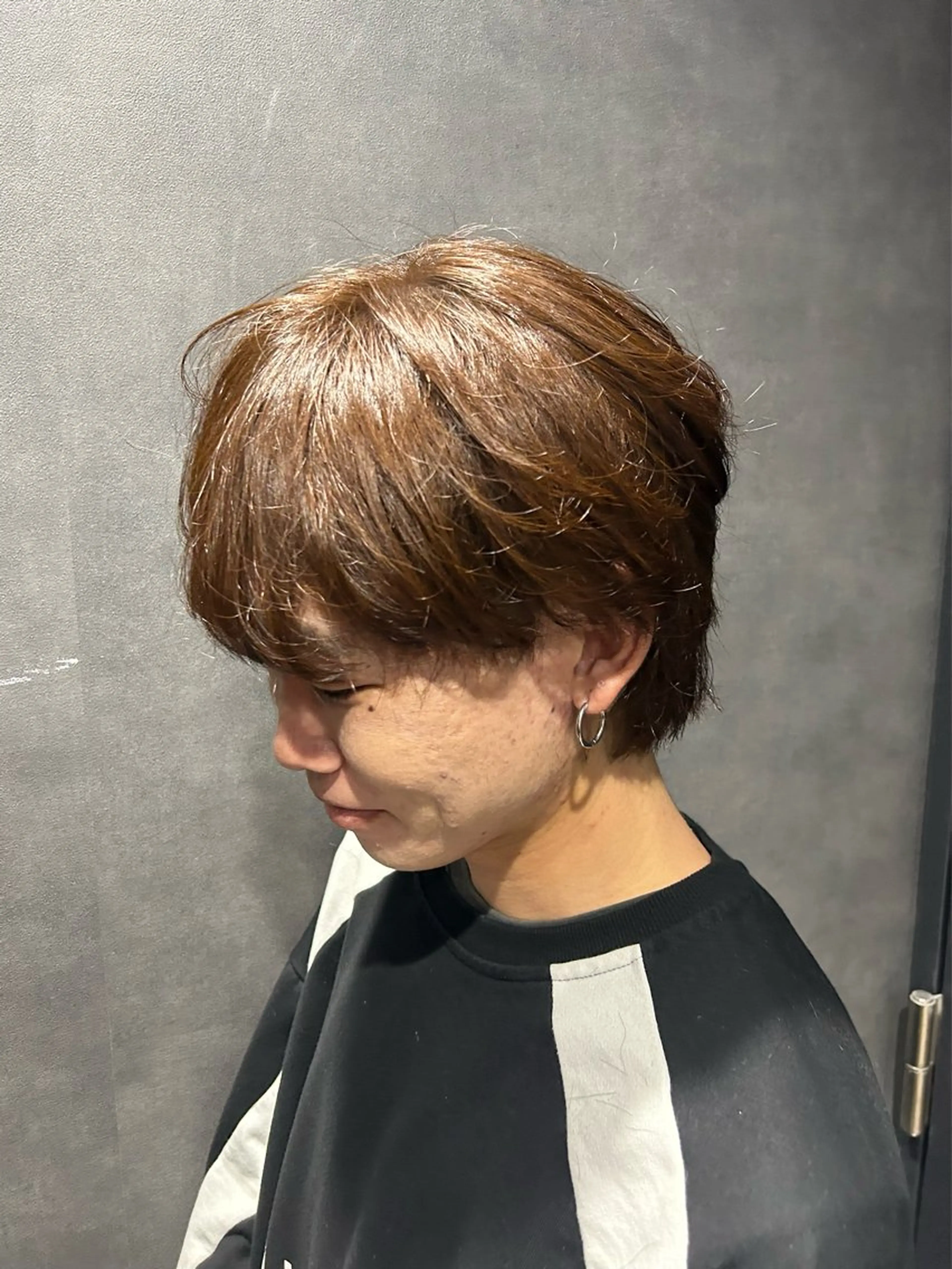 ミディアム カラー パーマ メンズ ミディアムパーマ メンズハイトーン メンズ韓国風 メンズパーマ 波巻きパーマ 🐺森 雄飛/メンズ 韓国ヘアのヘアスタイル