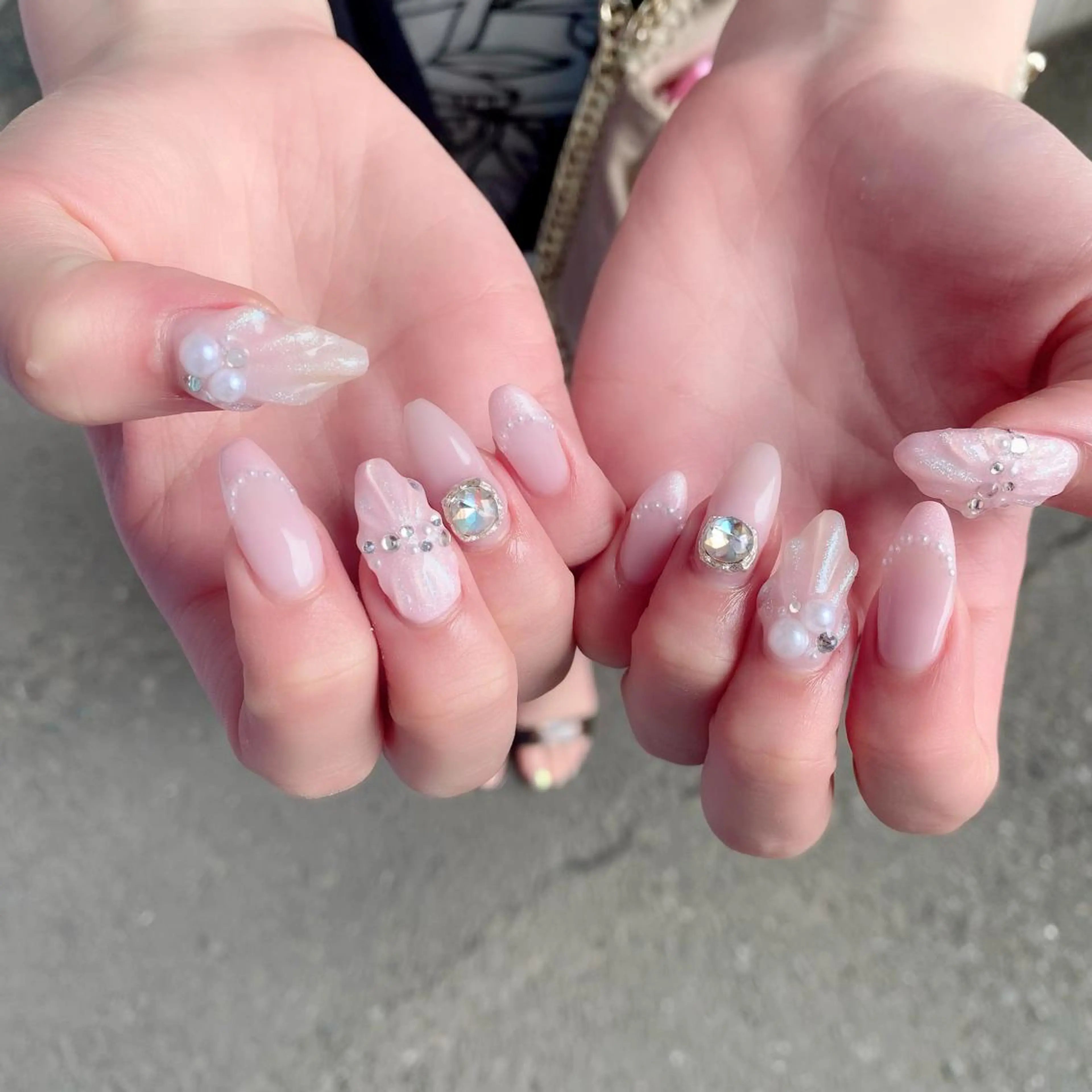 ロング カラー パーマ ヘアアレンジ メンズ キッズ ネイル マツエク・マツパ アイブロウ ピンクカラー カラーマツエク ロング フレンチネイル ロングネイル ハンドネイル Salon Kのネイルデザイン