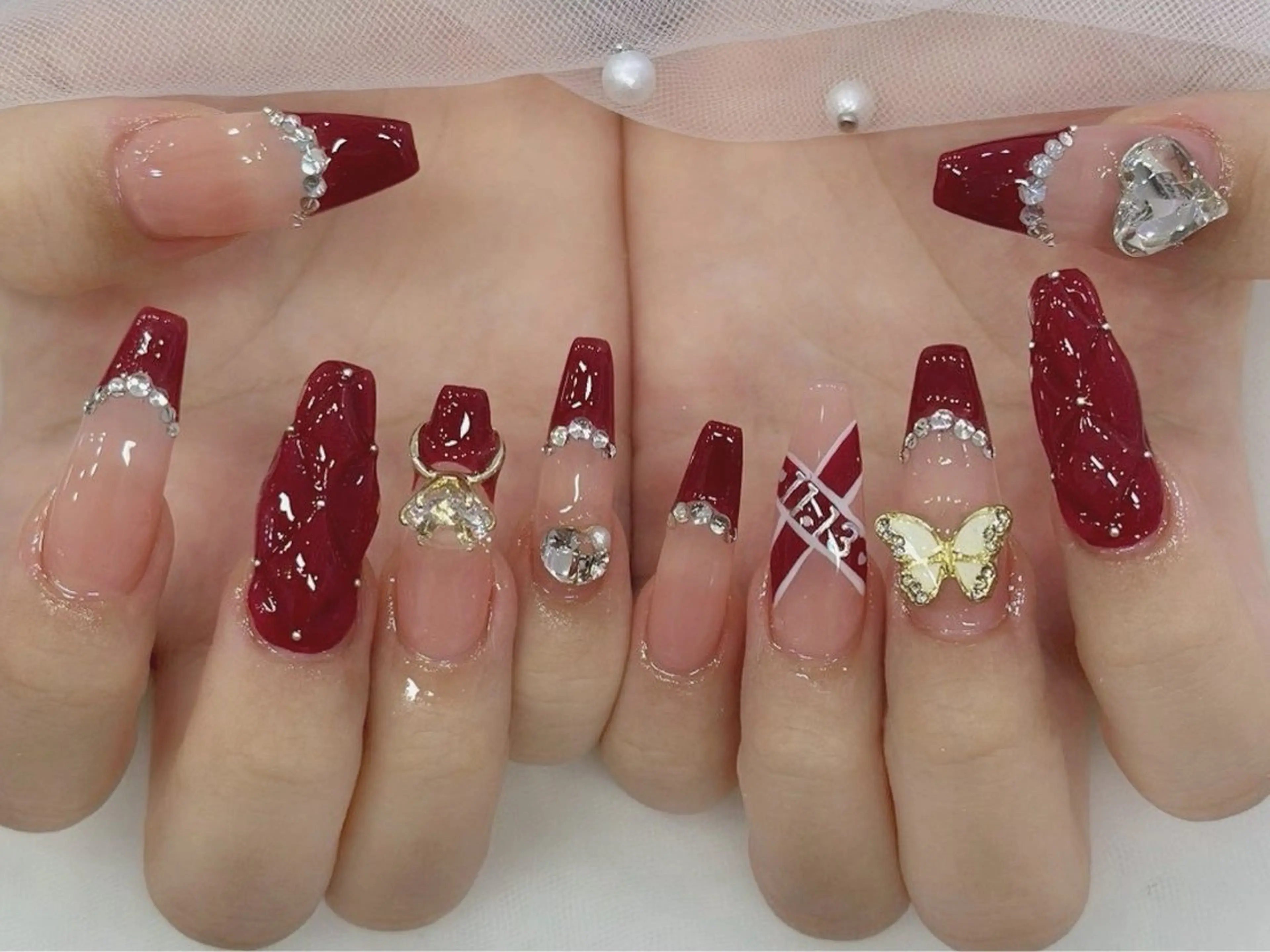 ネイル アートネイル オーロラネイル チークネイル 長さ出し フットネイル ハンドネイル ハンドケア Mio_ Noiranailのネイルデザイン