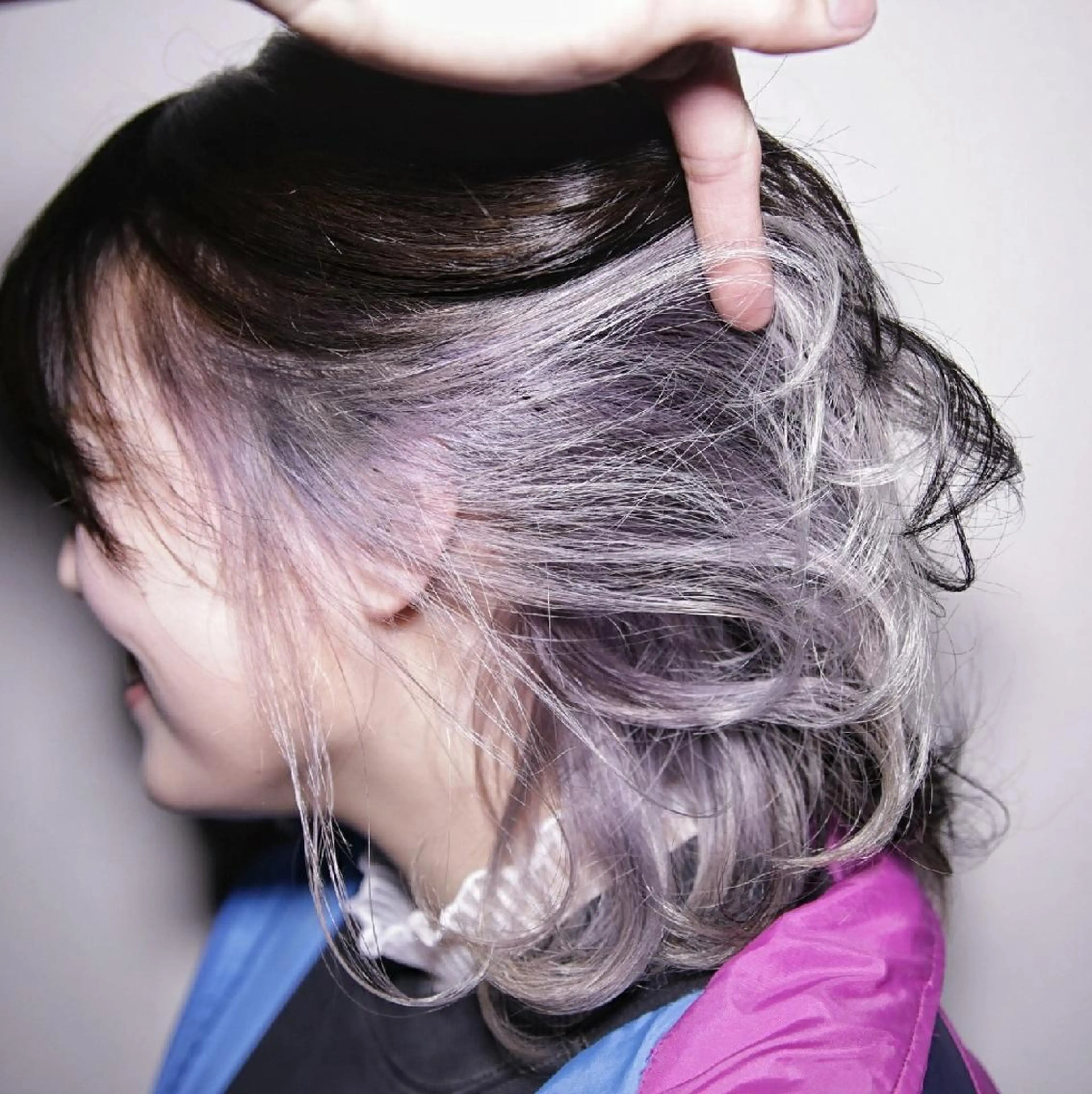 ミディアム カラー 艶髪✨ハイトーン ✨ホワイト✨北宗一郎のヘアスタイル