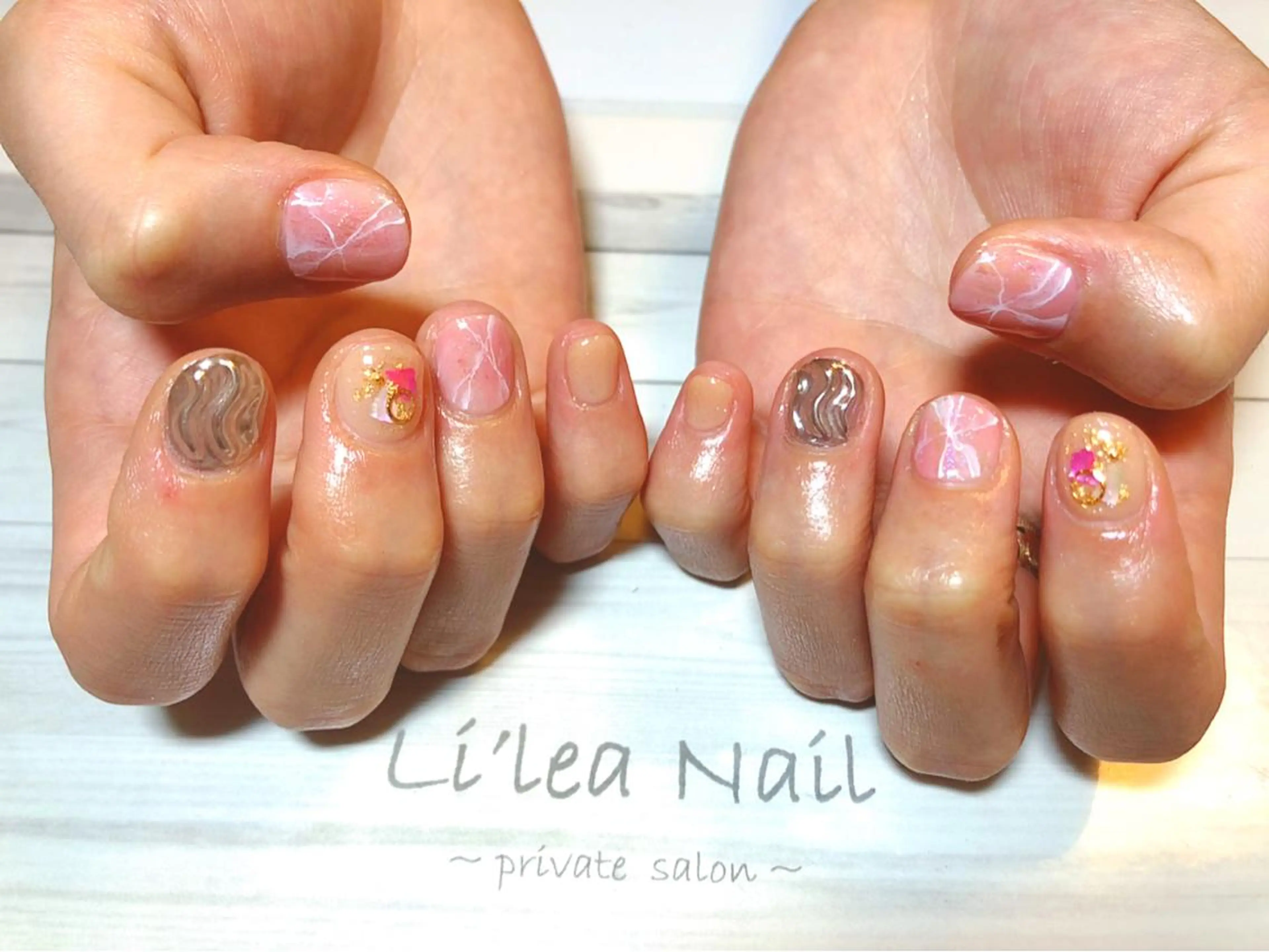 ネイル Li'leaNail AINAのネイルデザイン