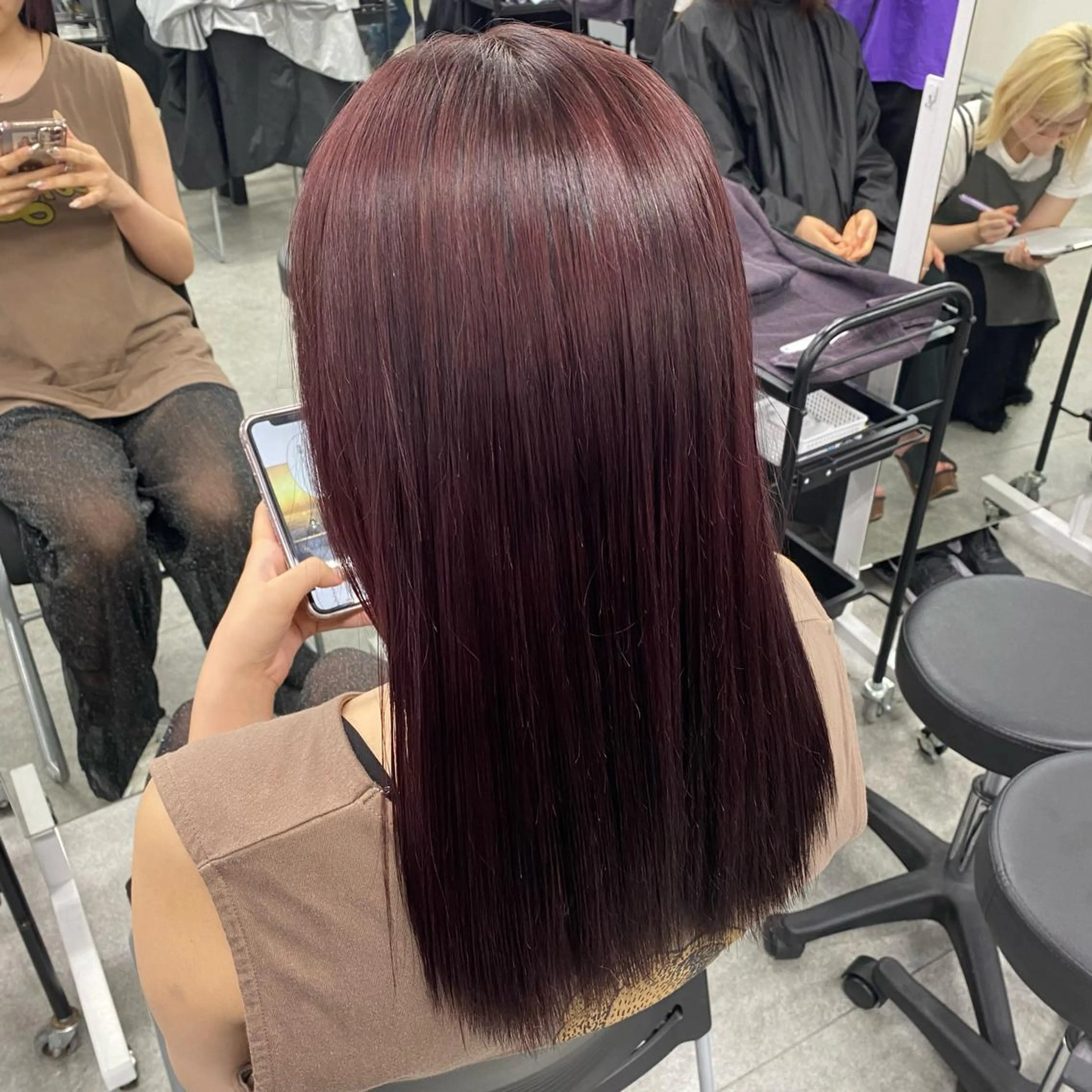 ロング カラー パーマ ヘアアレンジ メンズ キッズ ネイル マツエク・マツパ アイブロウ 🤎モテ髪＆透明感 ミルクティー🥣🤎のヘアスタイル