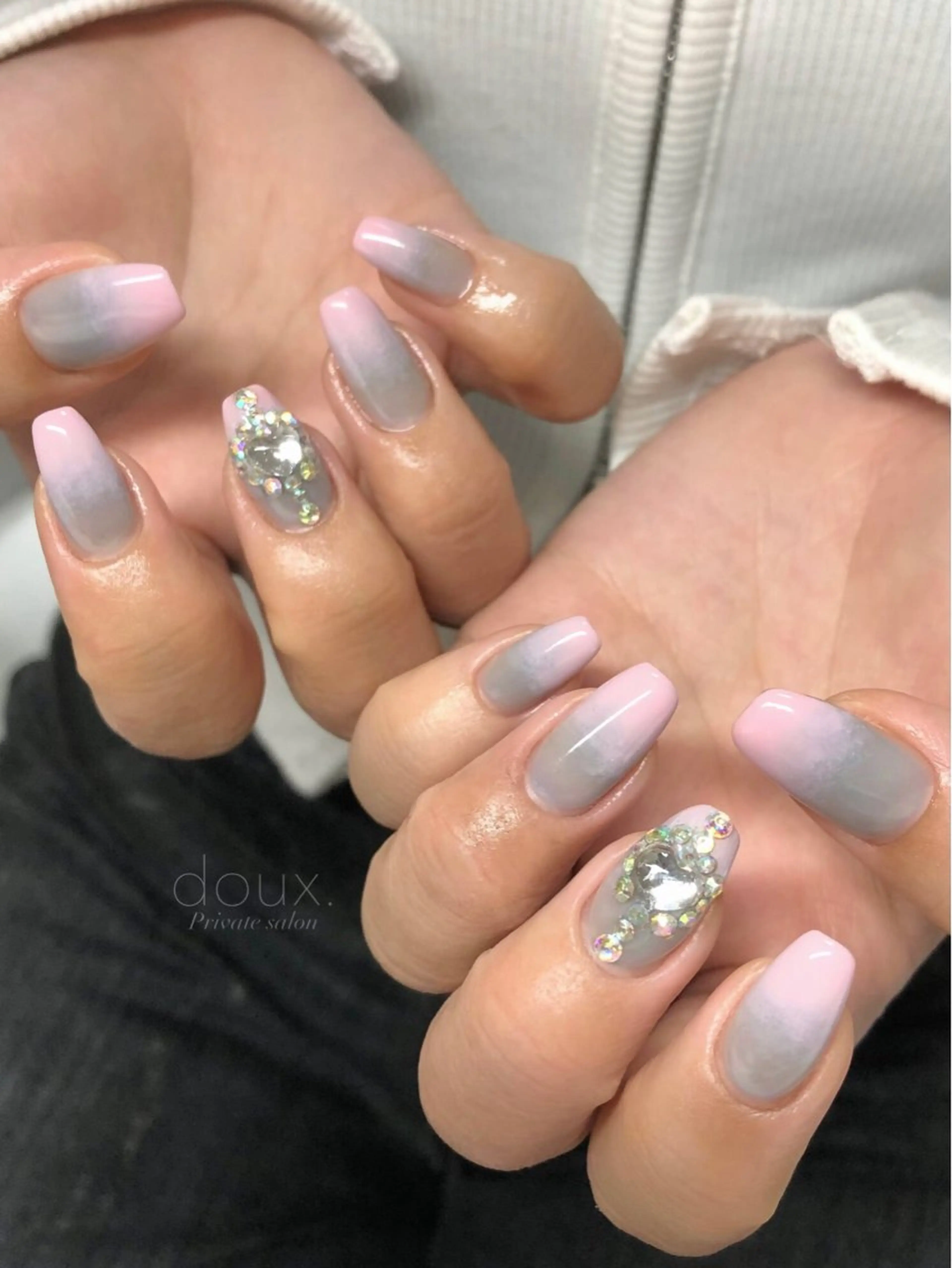 ネイル グラデーション ハート 韓国ネイル 持ち込み ニュアンスネイル ハンドネイル doux. nailのネイルデザイン