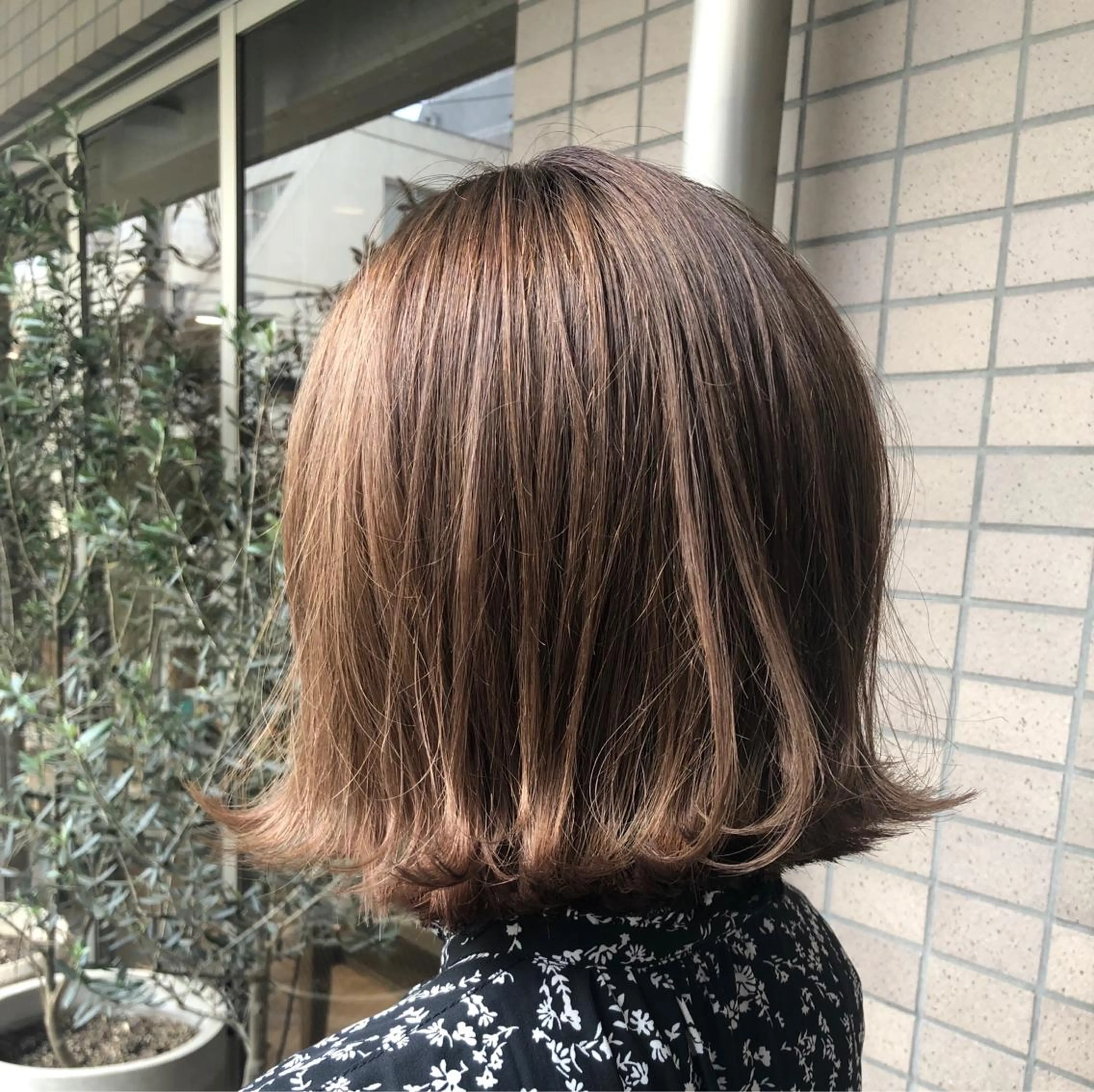 ミディアム カラー ベージュカラー 佐川 友里のヘアスタイル