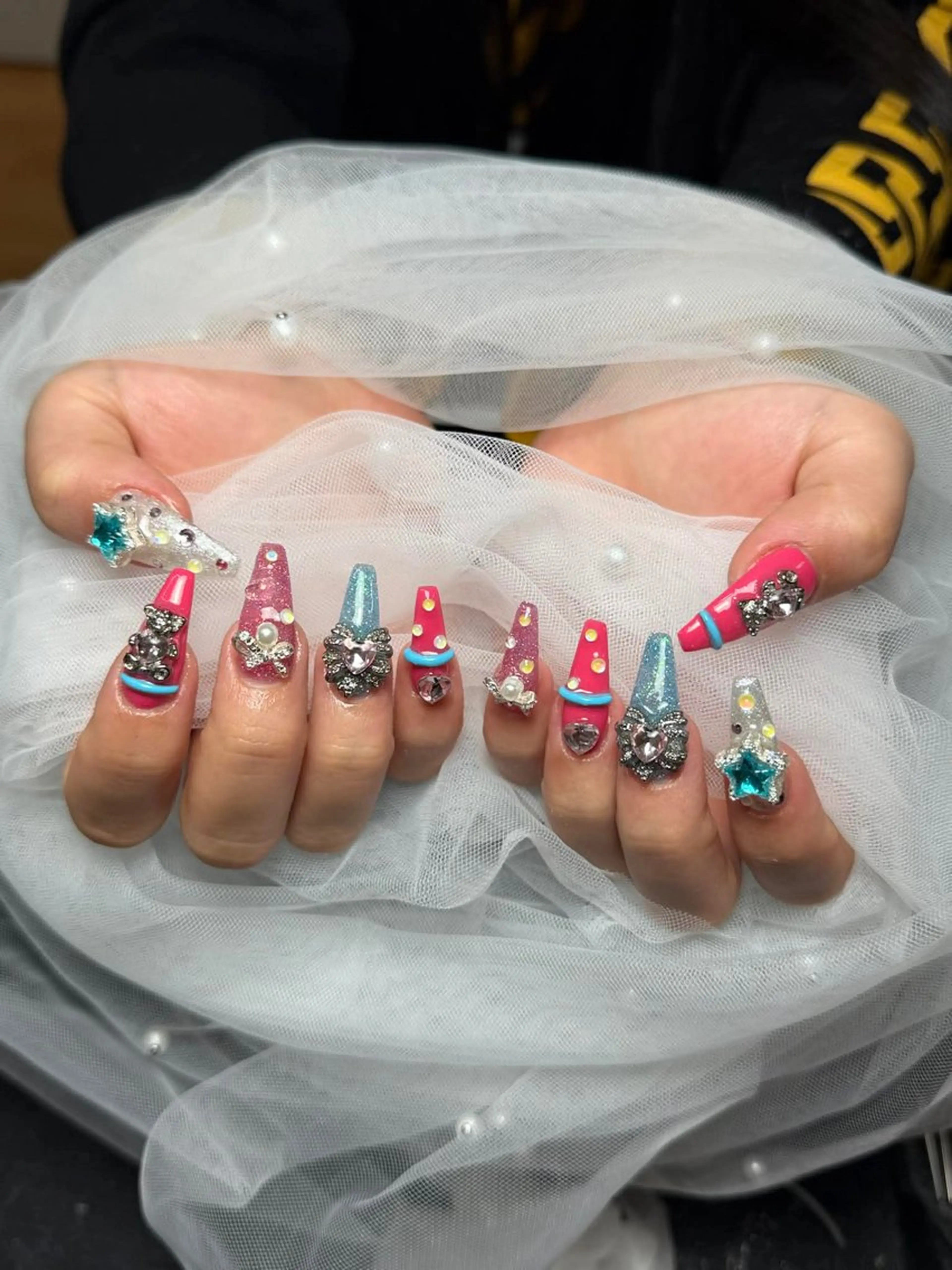 ネイル アートネイル 長さ出し ジェルネイル マグネットネイル ニュアンスネイル ハンドネイル Cloudy Chan 歌舞伎町のネイルデザイン