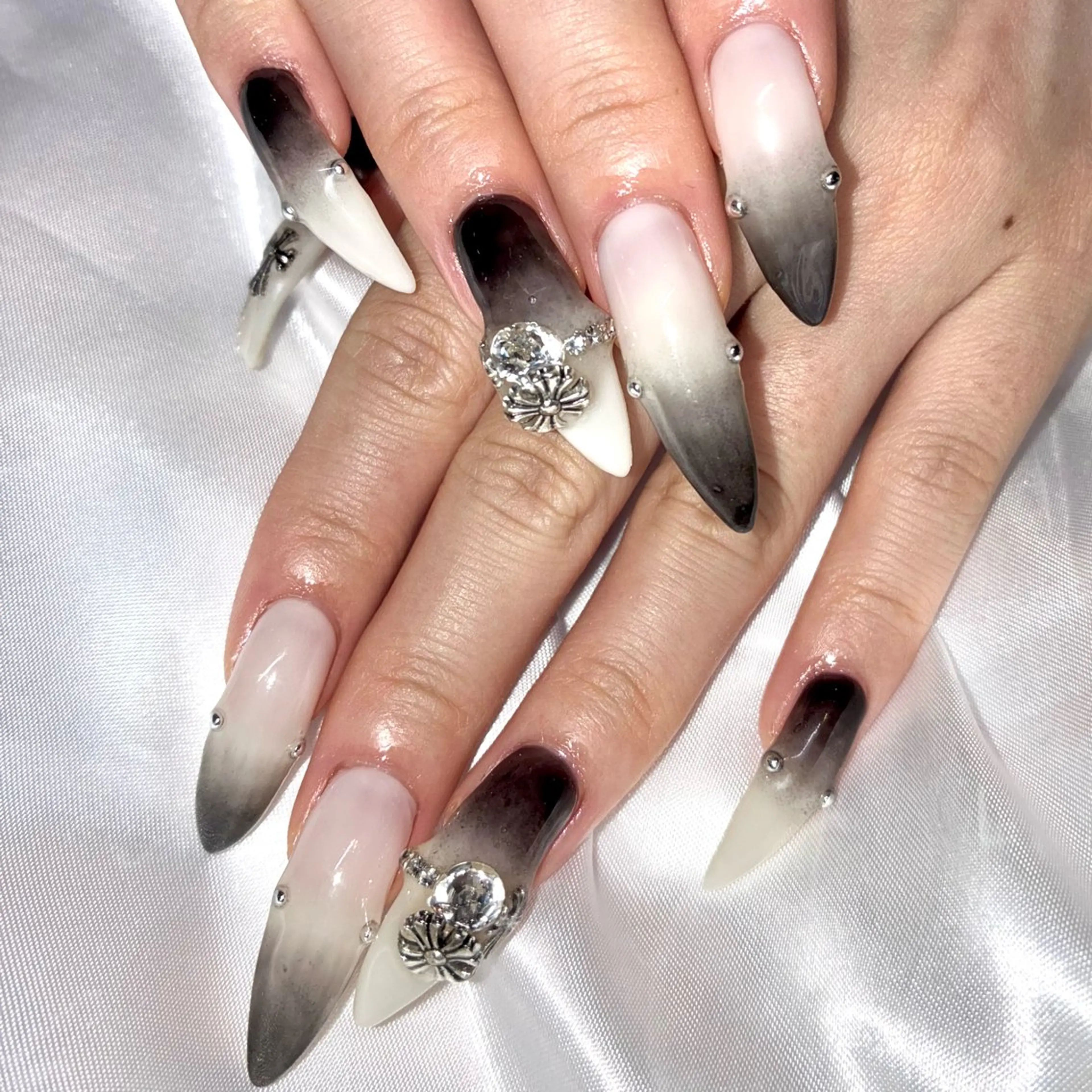 ネイル ハンドネイル Nail ヌシん家 AKANEのネイルデザイン