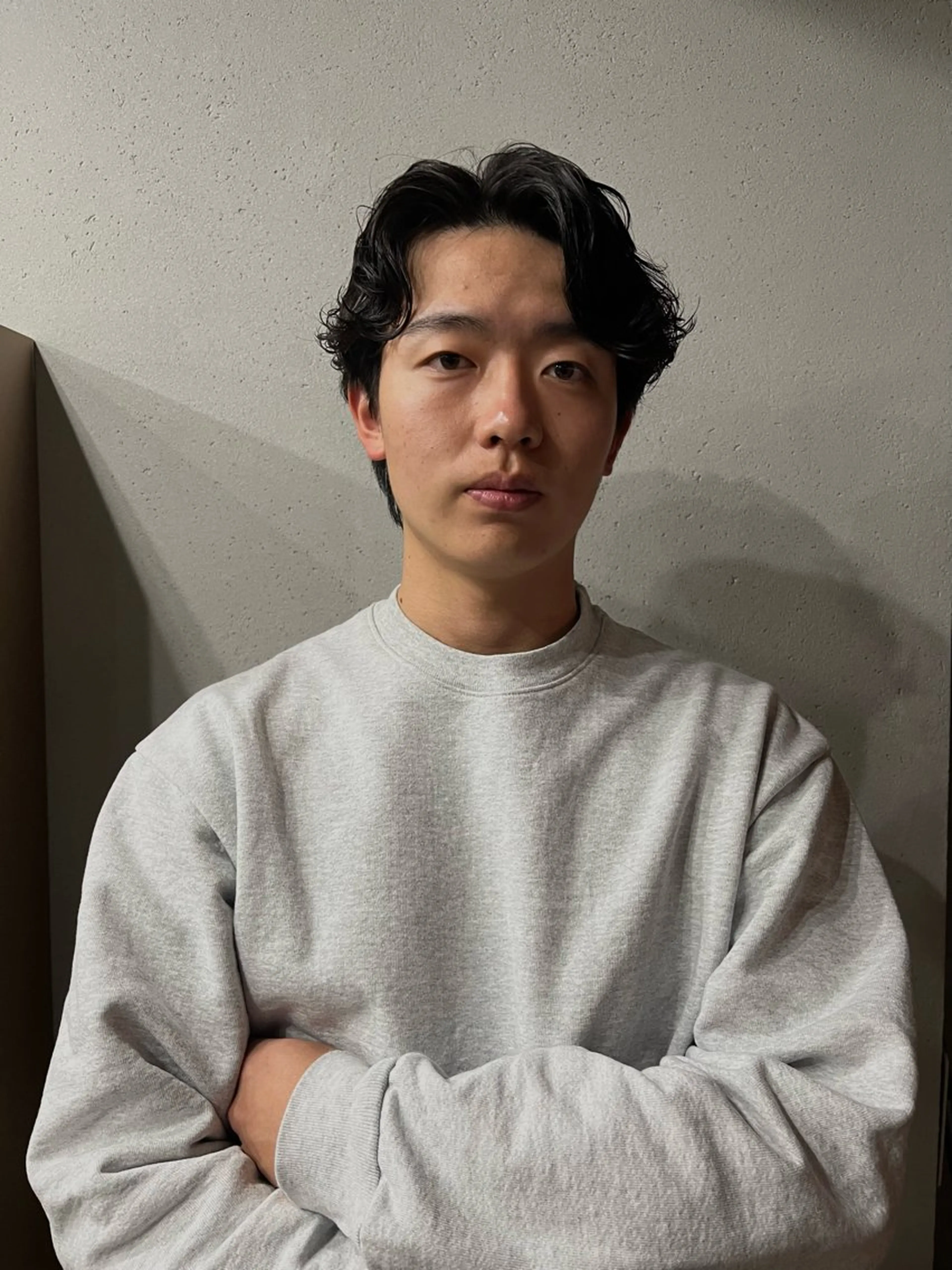 ショート パーマ カット パーマ 曲がる縮毛矯正 センターパートのヘアスタイル