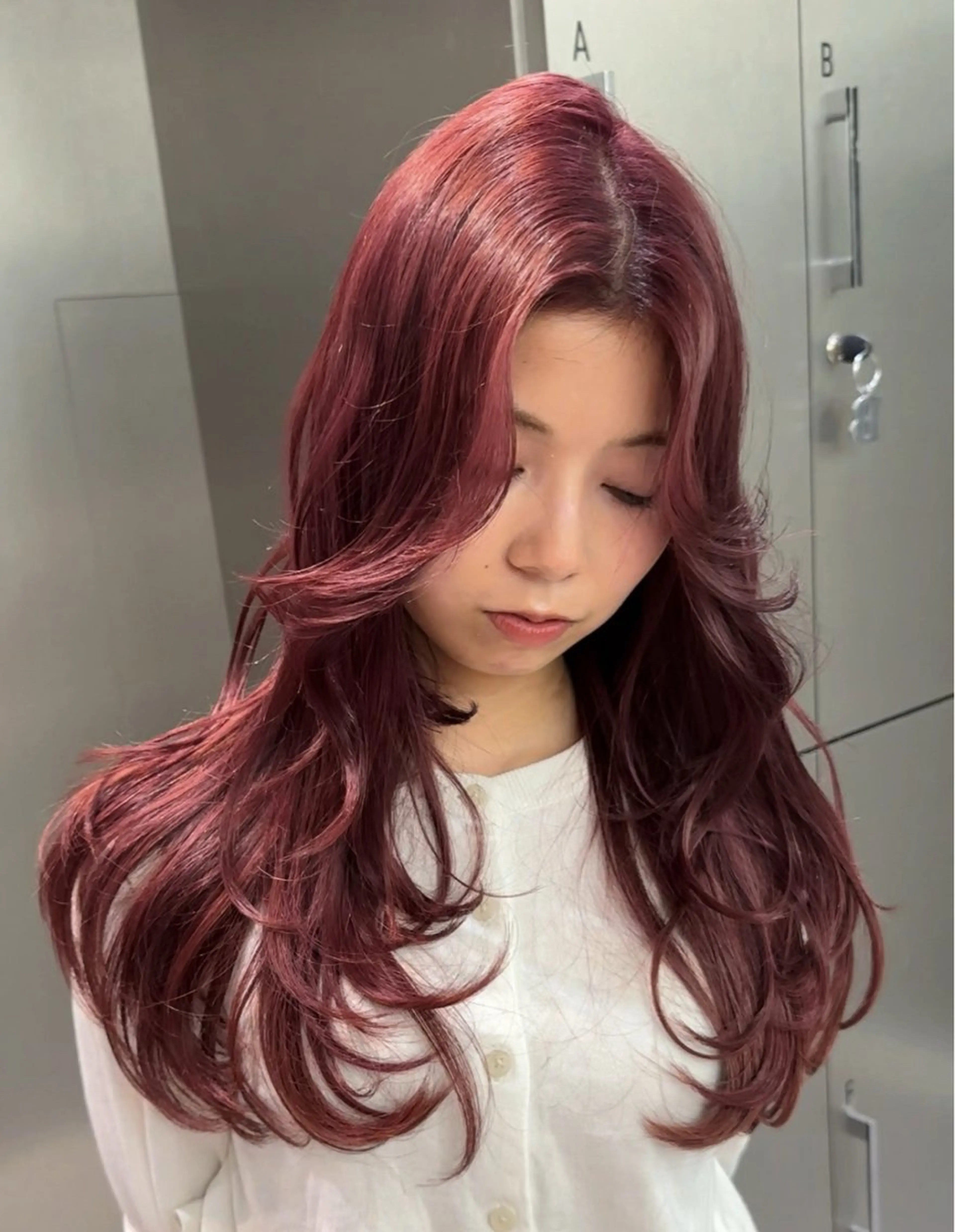 ロング カラー ブリーチ ボルドーカラー ダブルカラー ブリーチなしカラー レイヤーカット カット ヘアカラー 縮毛矯正/ mikaのヘアスタイル