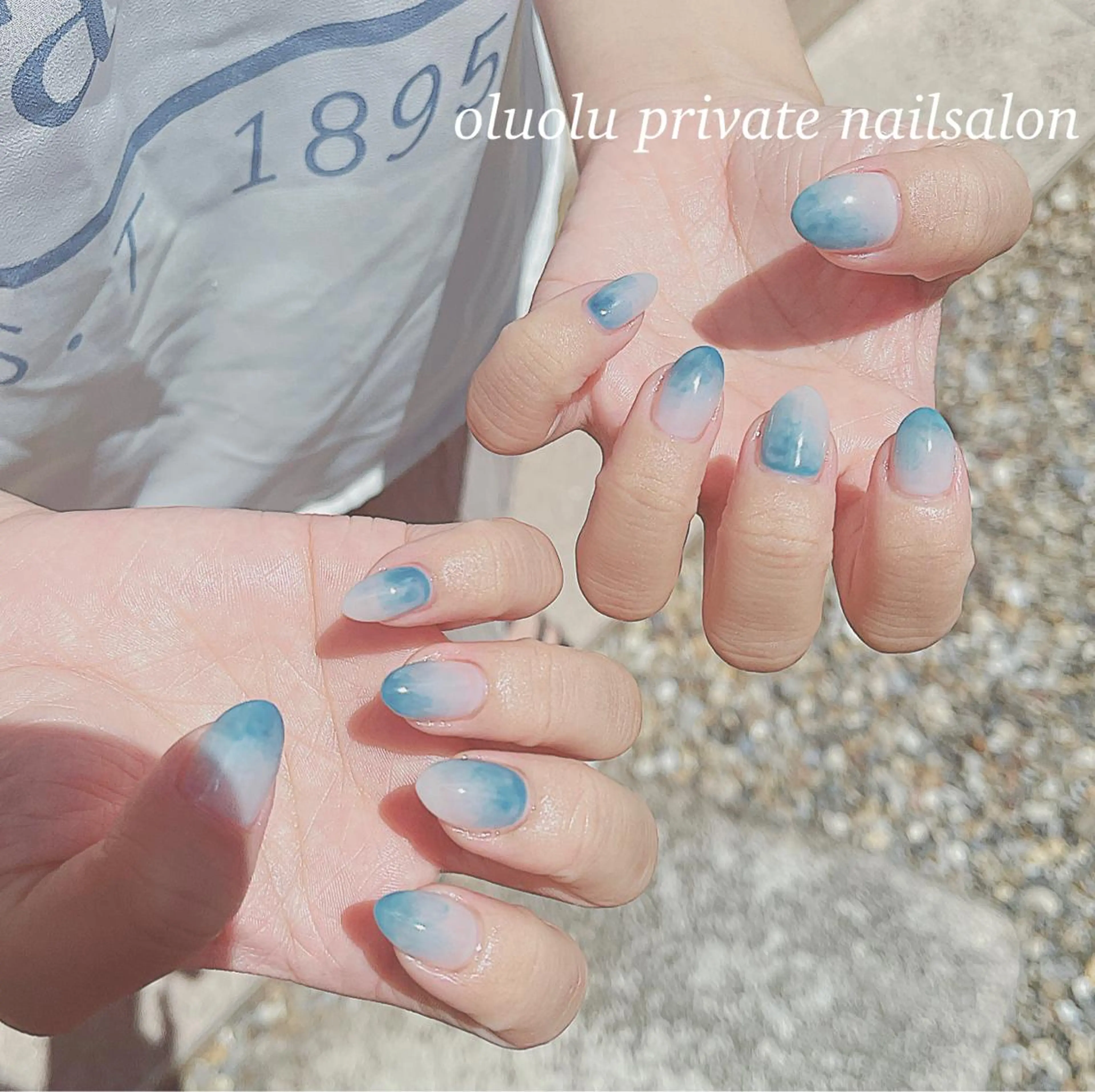 ネイル アートネイル ブルー フットネイル ジェルネイル ニュアンスネイル ハンドネイル 大村 紬華のネイルデザイン
