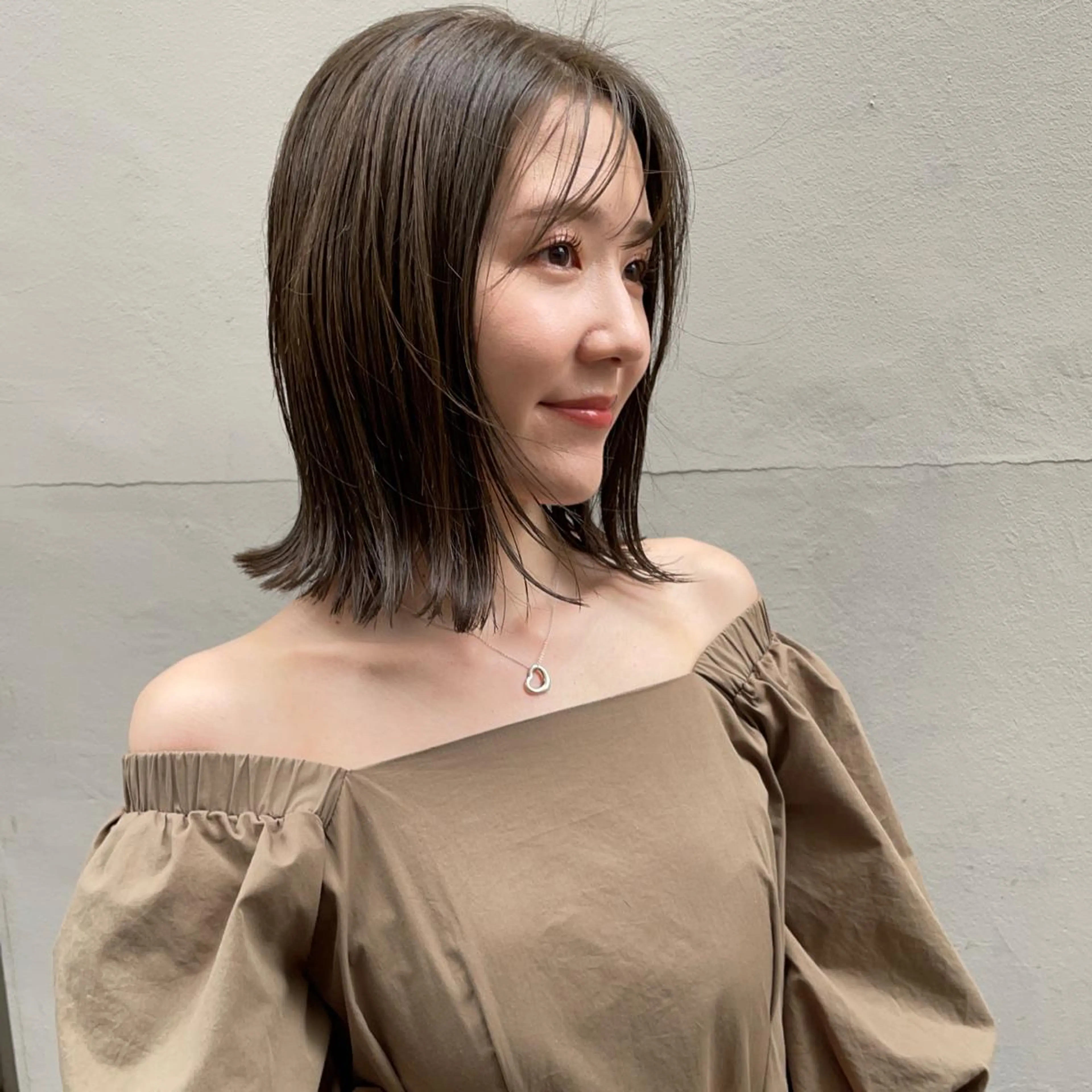 ミディアム カット ヘアカラー トリートメント 小濱 拓也のヘアスタイル