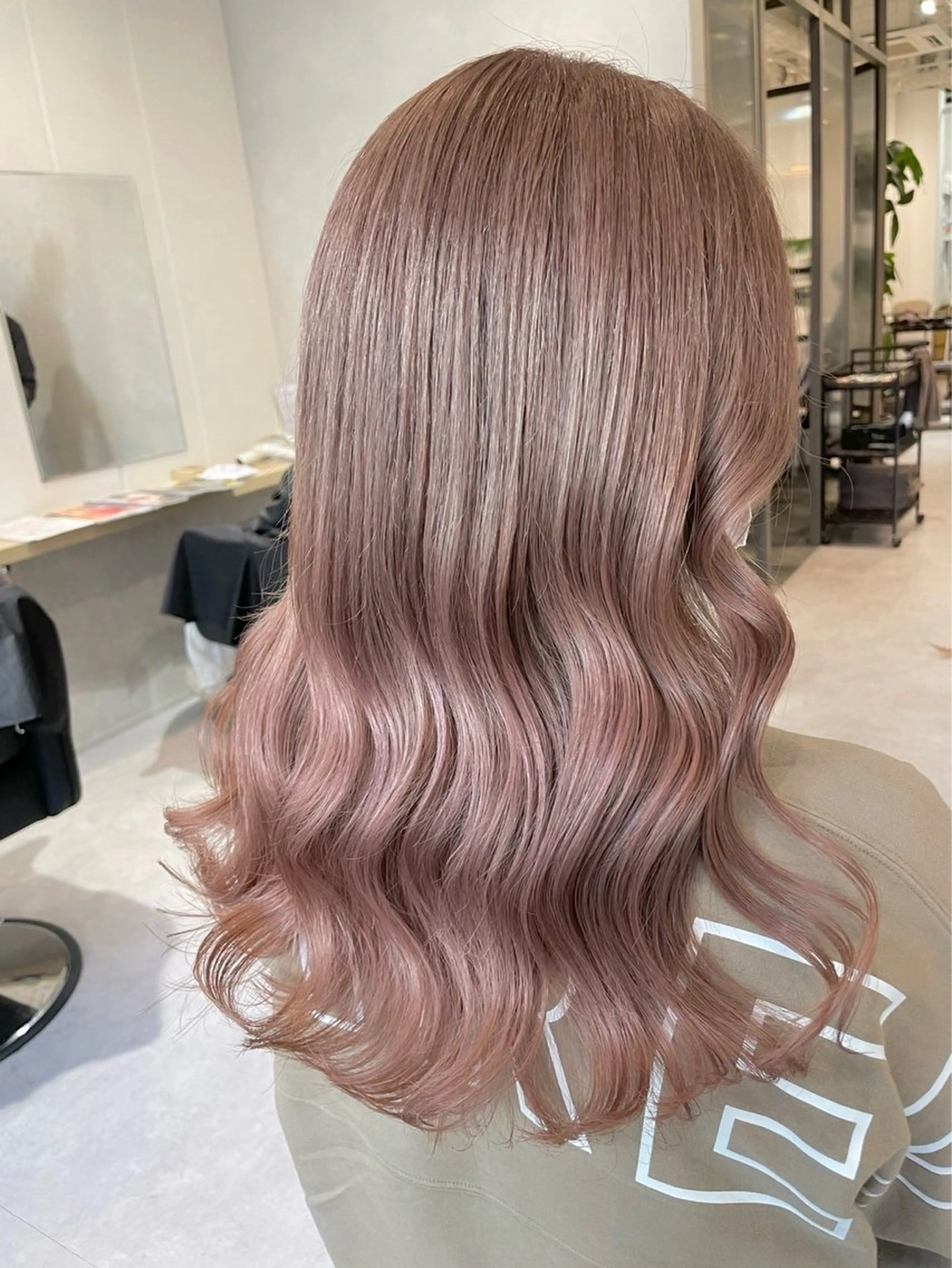 カラー 渡辺 麻衣のヘアスタイル