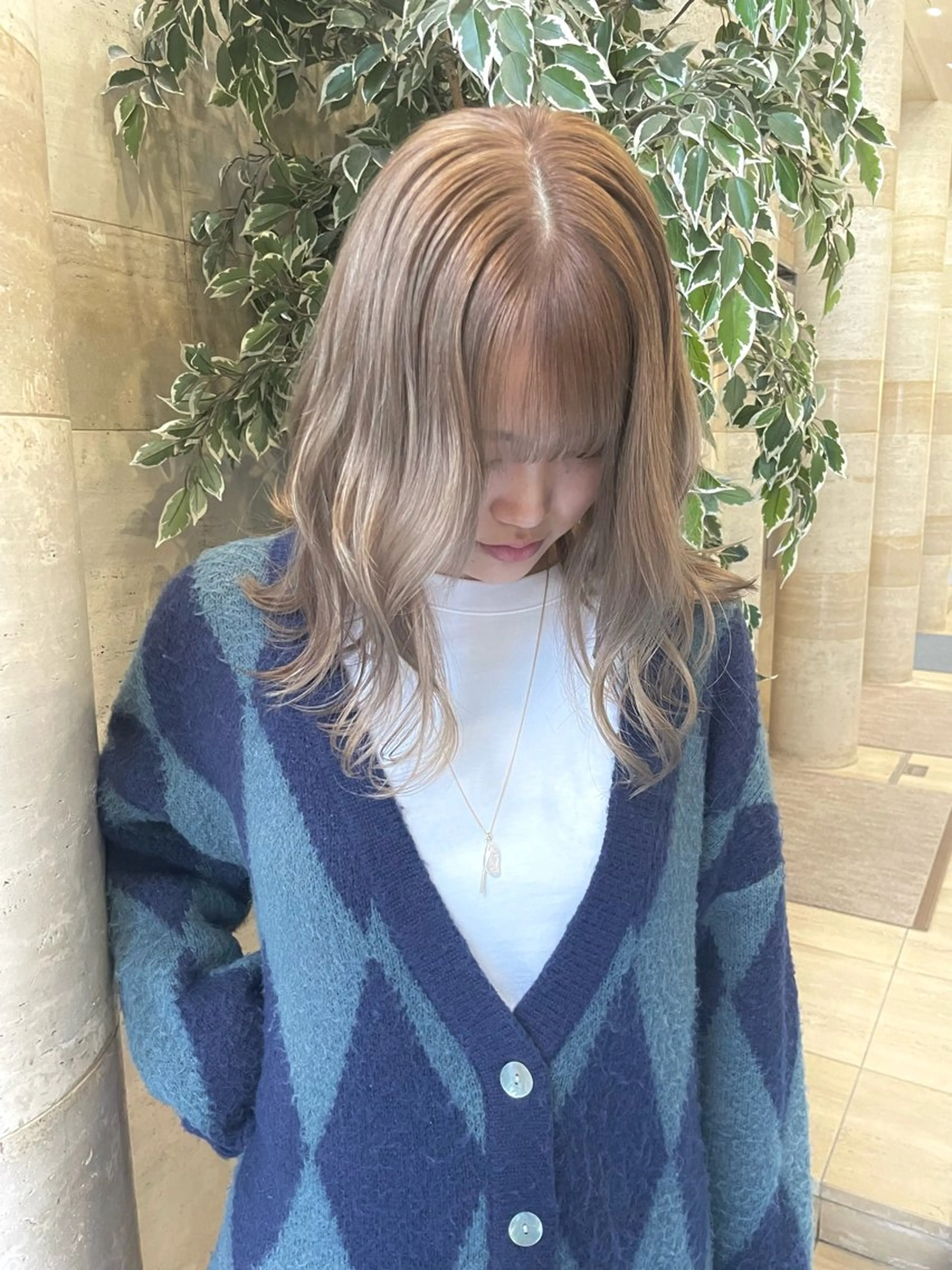 ロング 韓国/透明感 Veluaのヘアスタイル