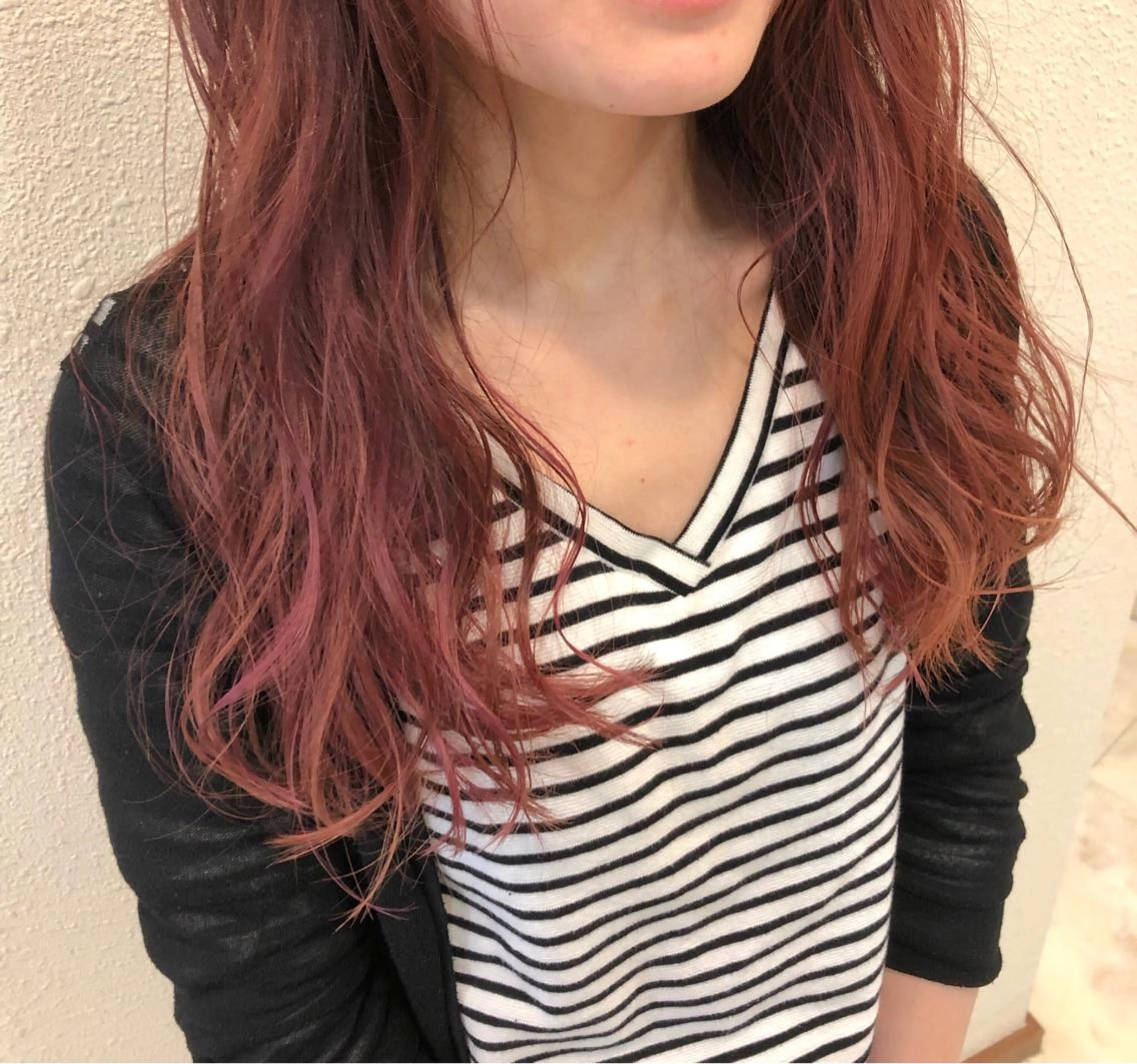 ロング ハイライト 中川 茜里のヘアスタイル
