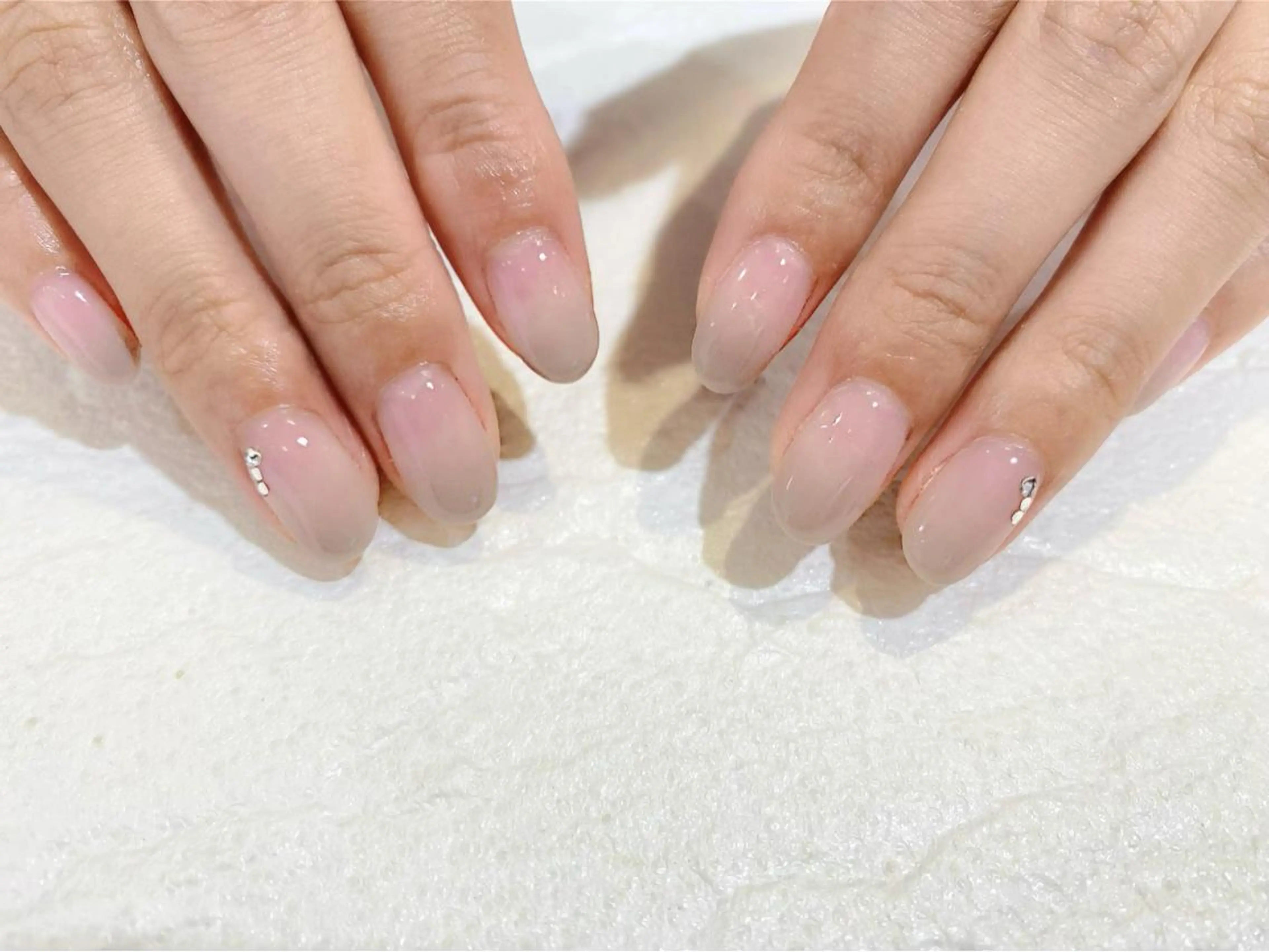 ネイル ストーンネイル 鈴木 優菜のネイルデザイン