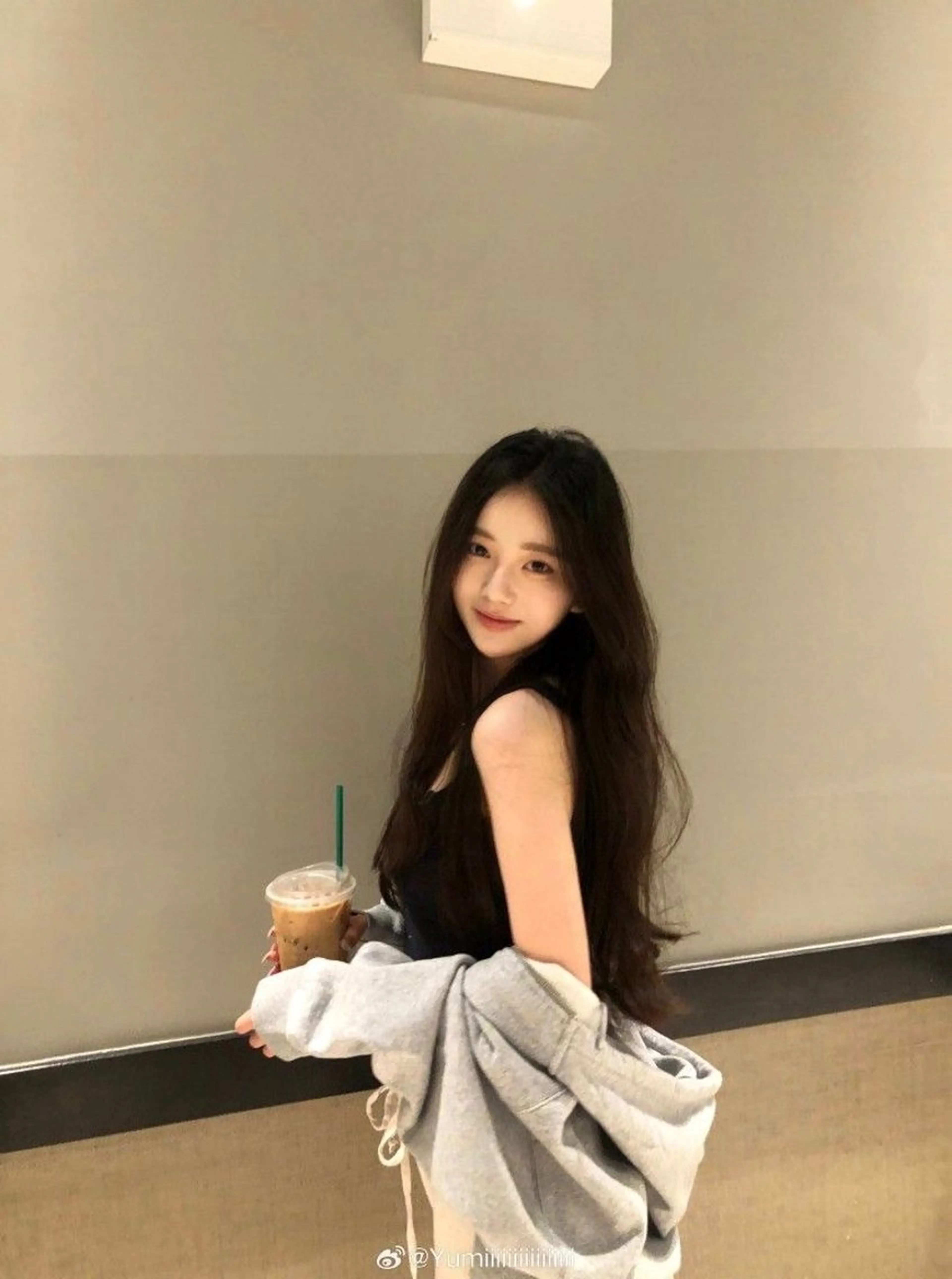 ロング カラー カット ヘアカラー トリートメント 莉乃/縮毛矯正/髪質 改善/艶カラーのヘアスタイル