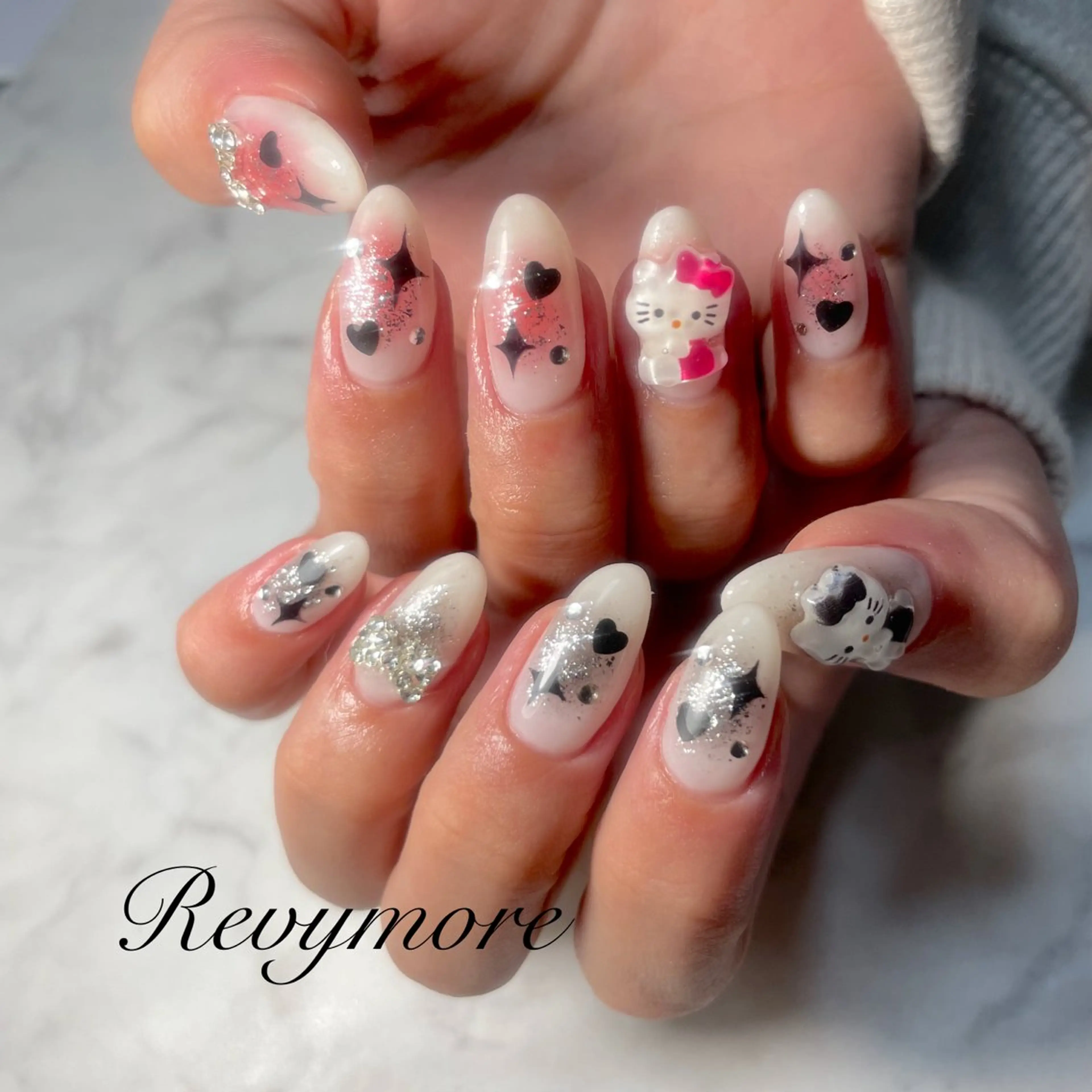 ネイル チークネイル ジェルネイル キラキラネイル 韓国ネイル ニュアンスネイル nail salon Revymoreのネイルデザイン