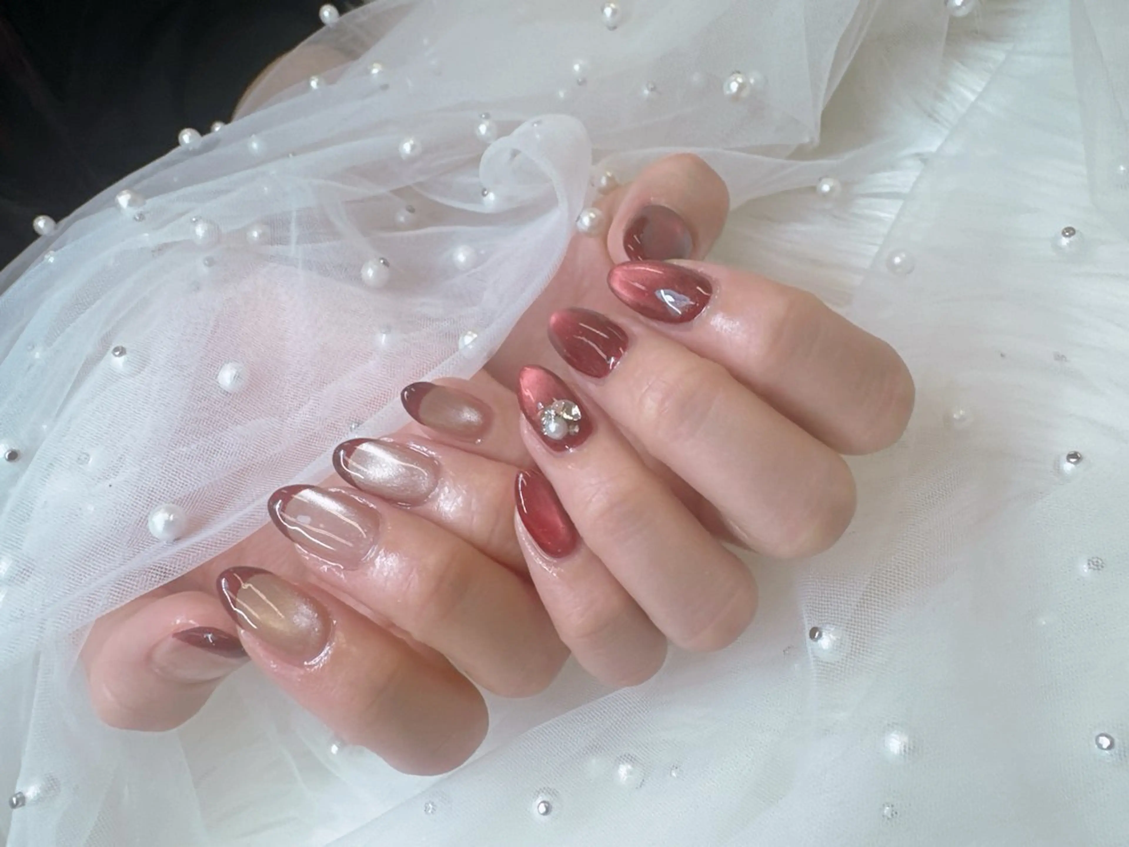 ネイル 成人式 フレンチネイル ジェルネイル ガラスフレンチ キラキラネイル ハンドネイル Queeens nailのネイルデザイン
