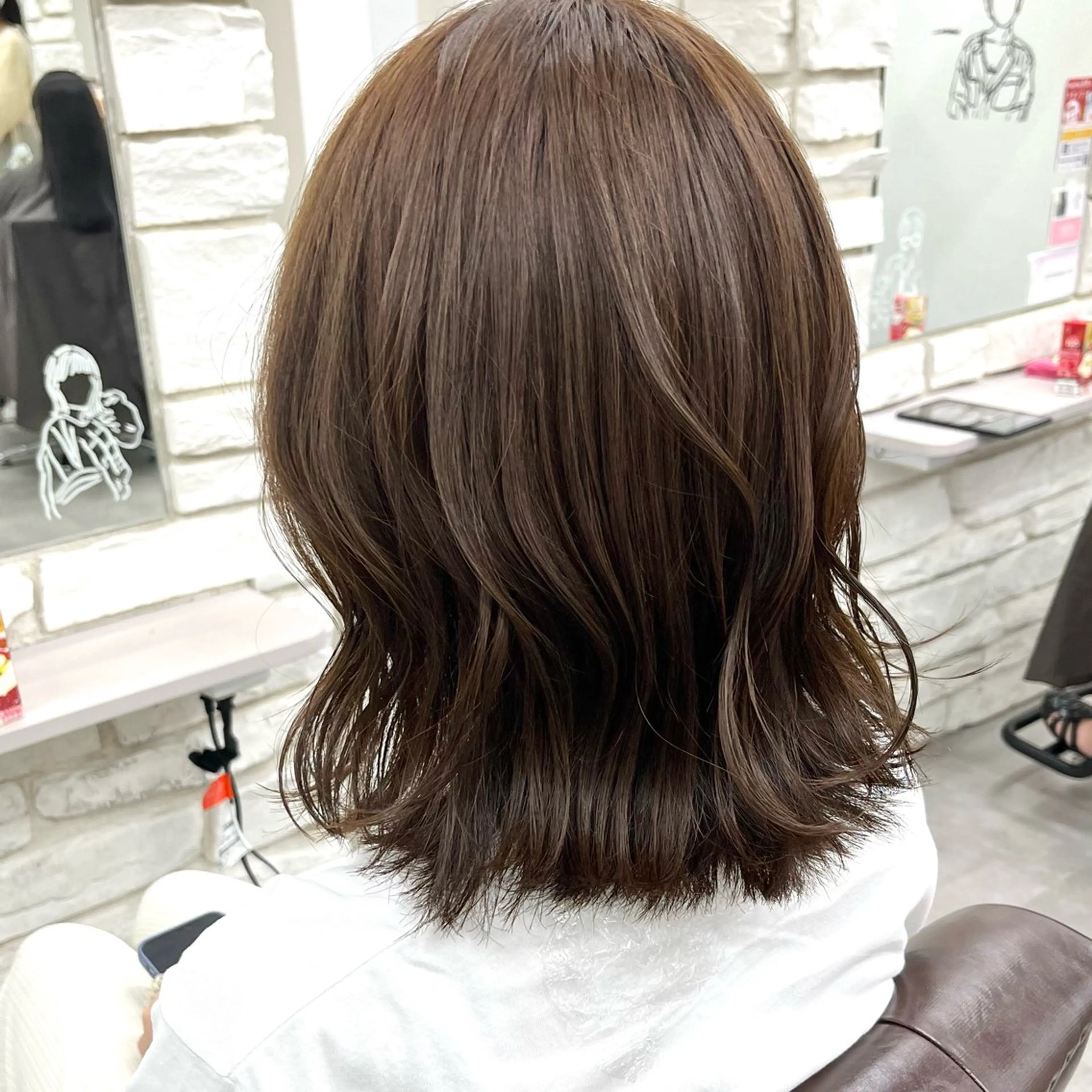 カラー アッシュ アッシュブラウン ブラウンカラー カット ヘアカラー トリートメント 巻ける髪質改善で美髪 にデザイン✨/よしみのヘアスタイル