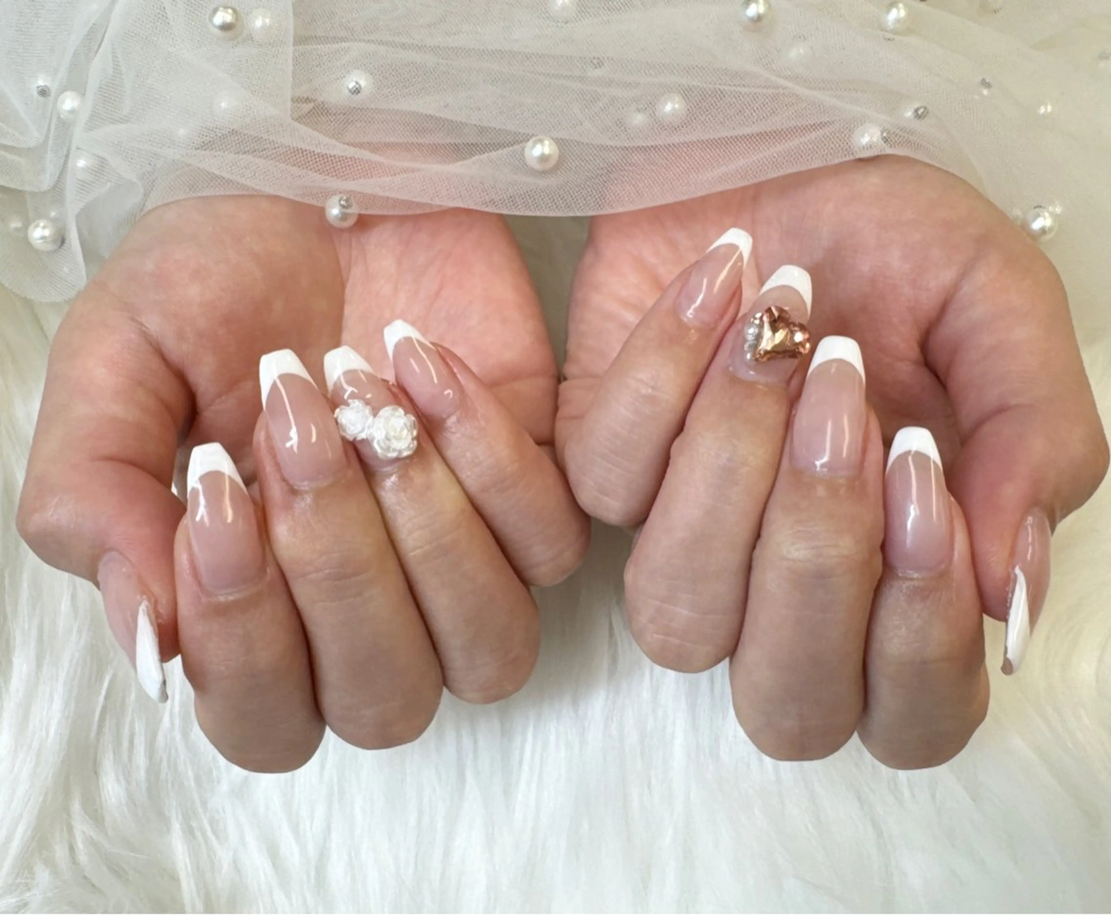 ネイル 長さ出し フレンチネイル ジェルネイル ガラスフレンチ マグネットネイル Queeens nailのネイルデザイン