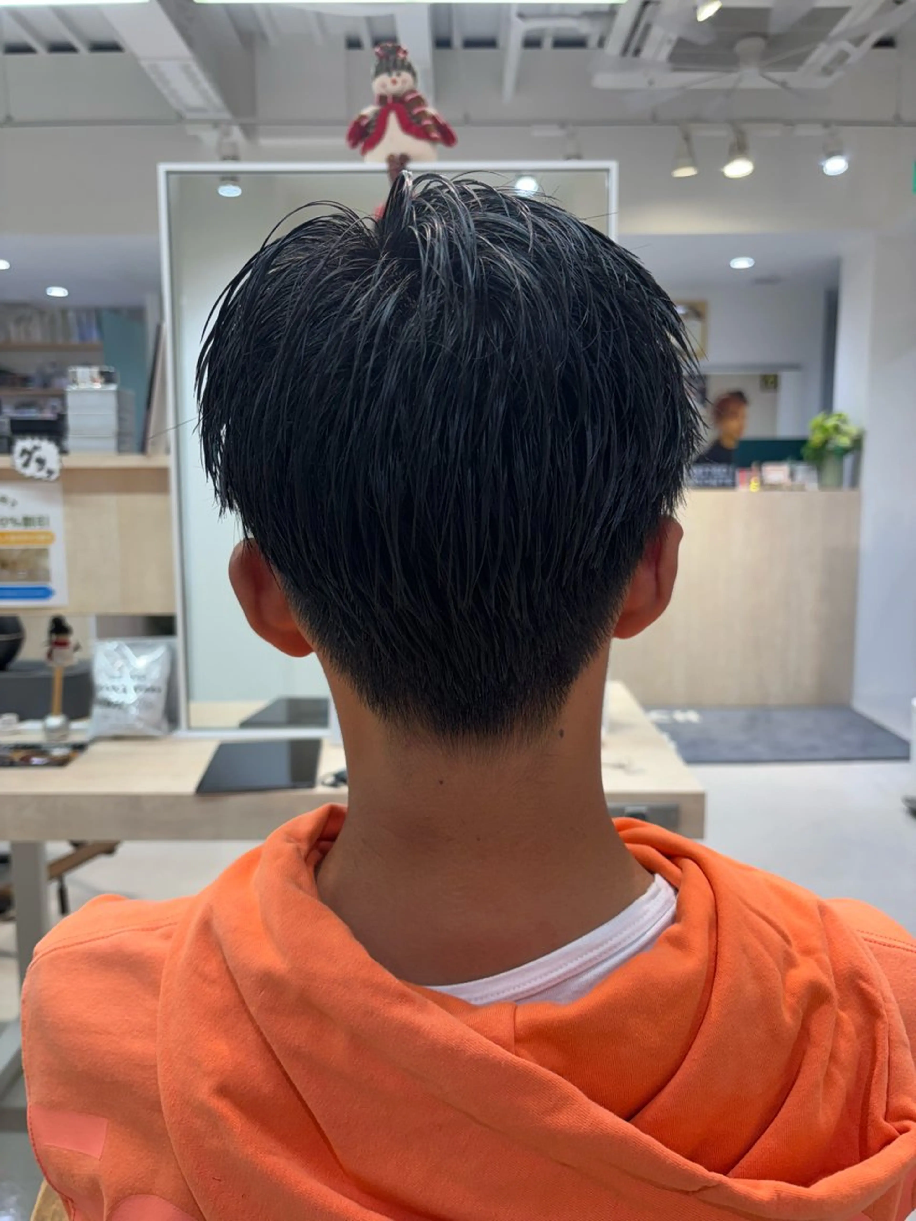 メンズ ビジネス フェードカット マッシュ スキンフェード ツーブロック ニュアンスパーマ/ フェザー/マッシュのヘアスタイル