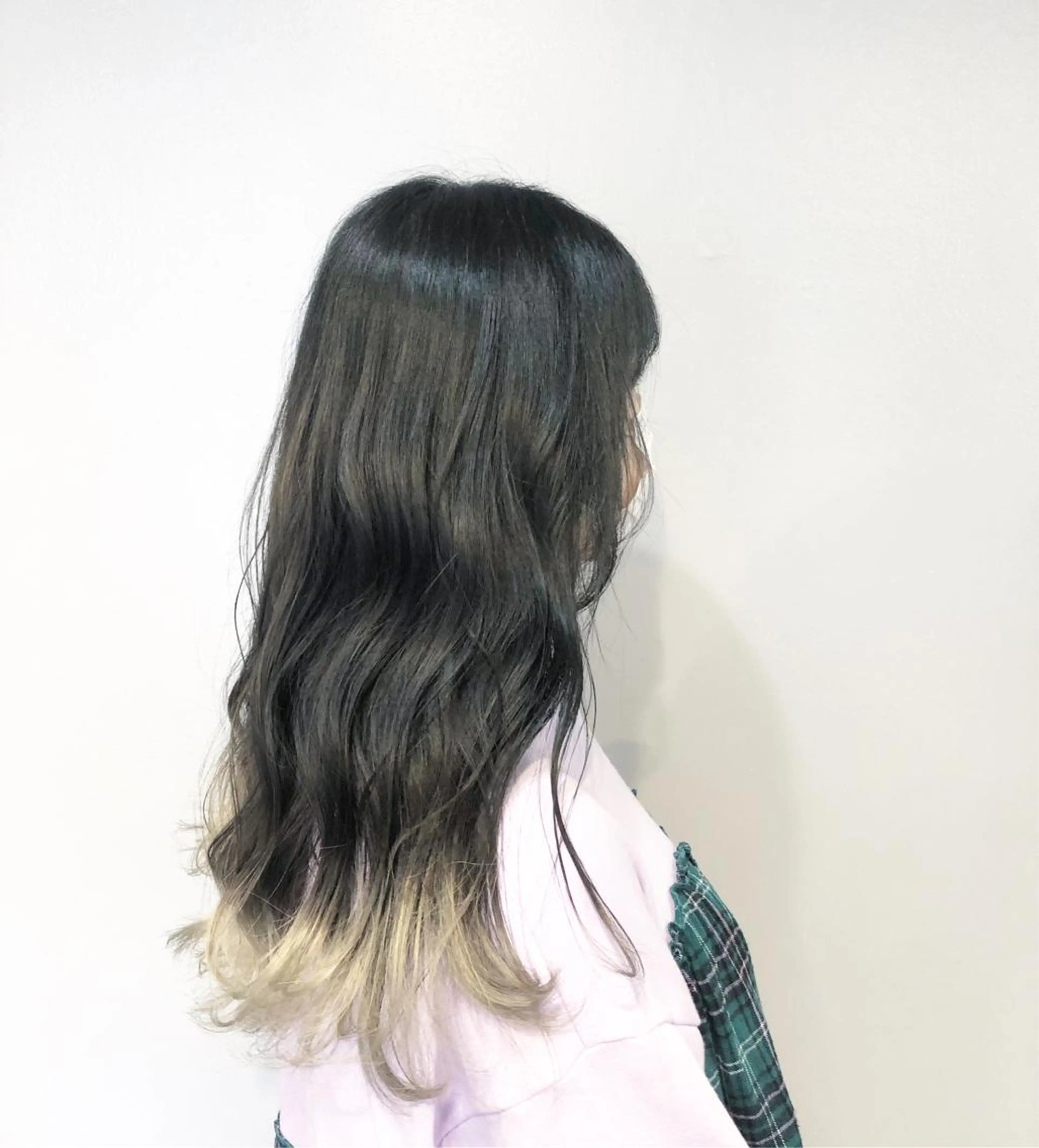 ロング カラー ベージュカラー ブロンド ブロンドベージュ 髪質改善で 憧れの潤艶美髪にのヘアスタイル