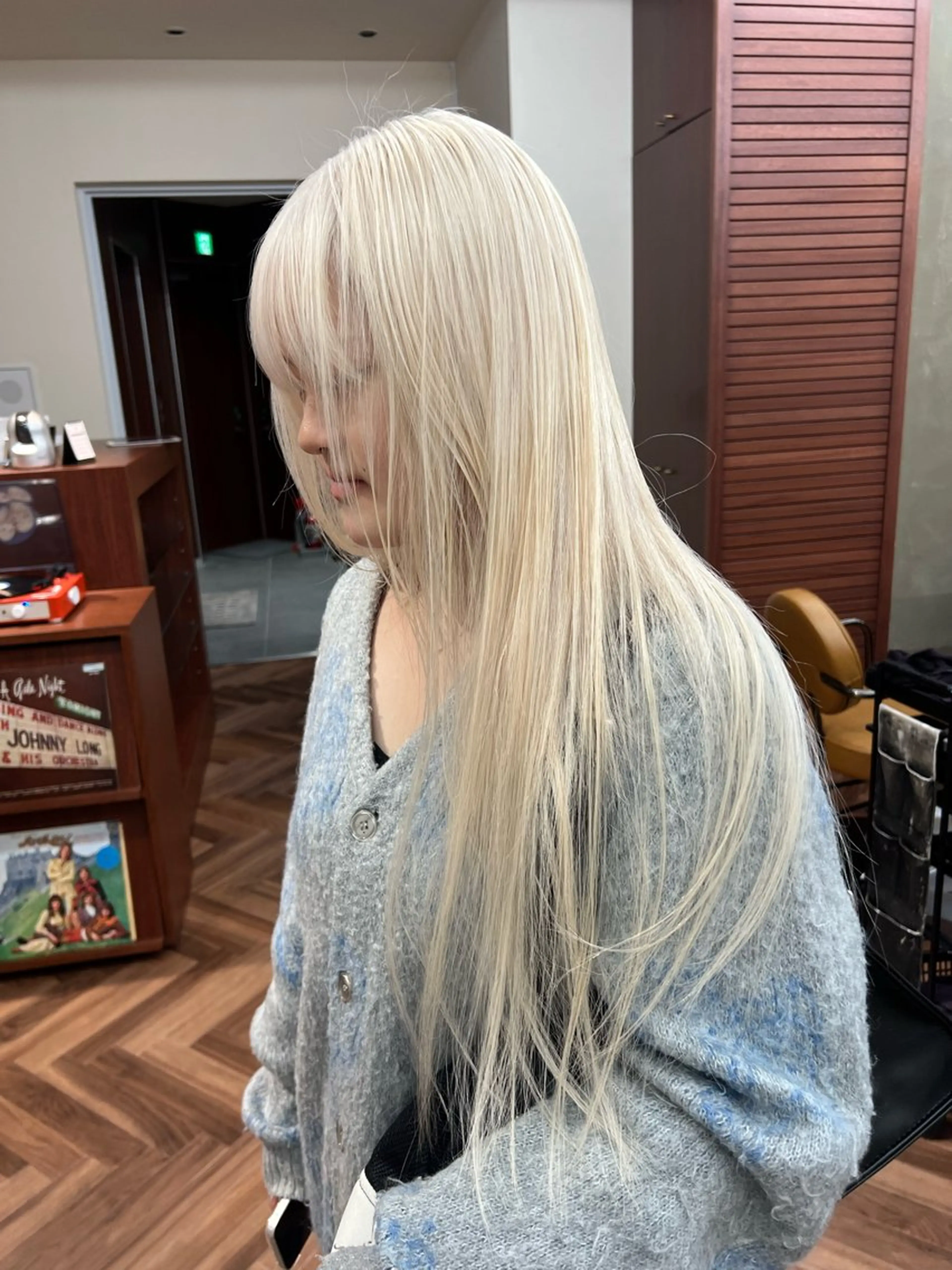 ミディアム カラー ブリーチ ケアブリーチ ダブルカラー ハイトーンカラー ボブ ヘアカラー トリートメント ヘアセット レイヤー専門家 ダブルカラー修のヘアスタイル