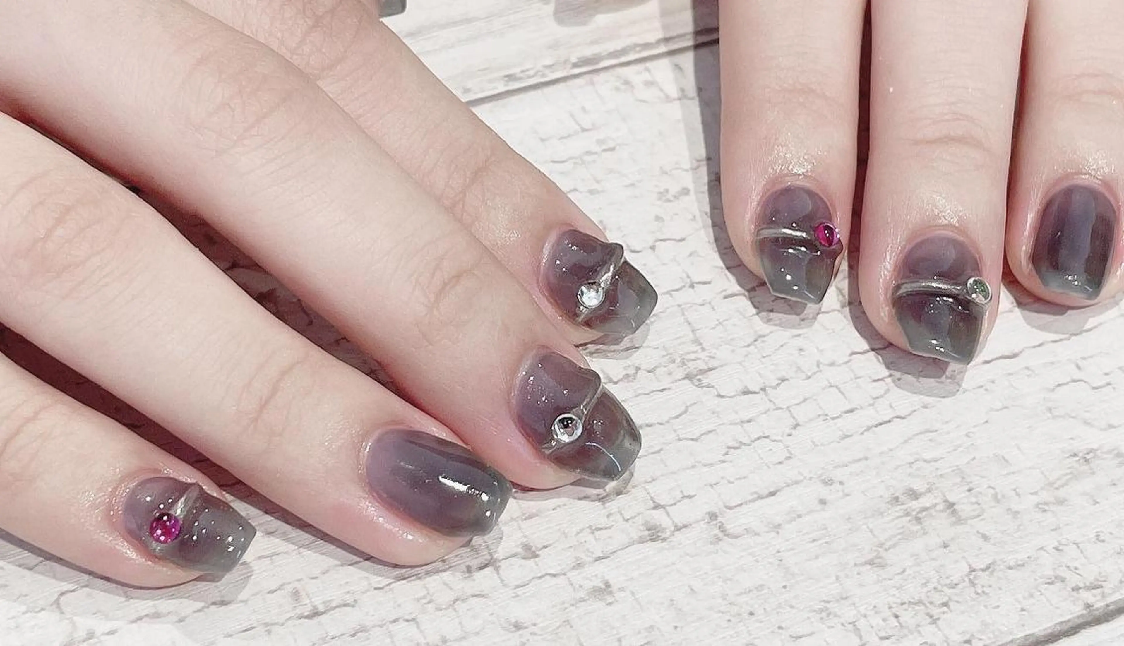 ネイル マツエク・マツパ まつげパーマ ボリュームラッシュ 結婚式・ブライダル ジェルネイル ニュアンスネイル 髙橋 敦子のネイルデザイン