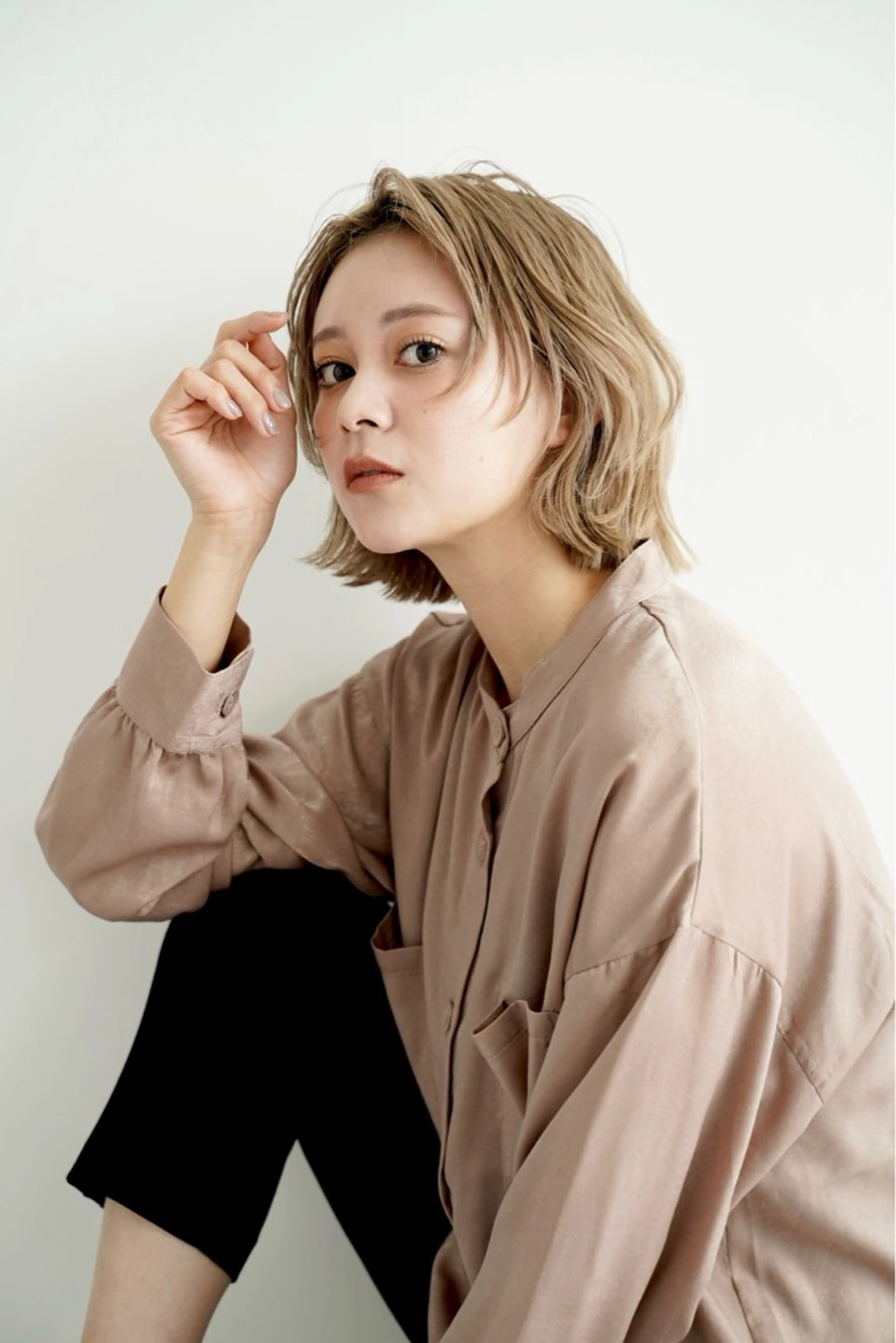 ミディアム 外ハネヘア カット ヘアカラー hoNua. 栄/透明感カラーのヘアスタイル