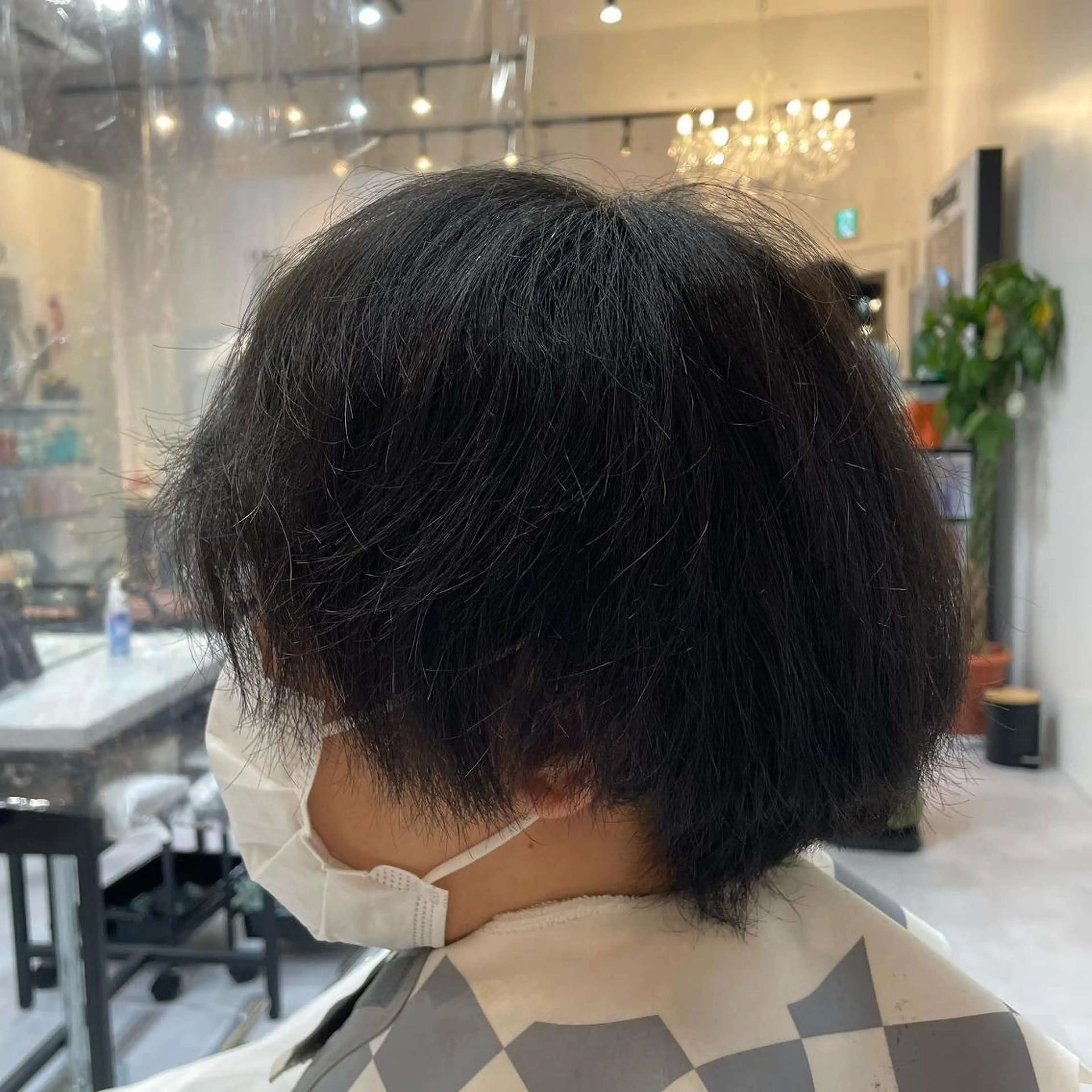 ショート 髪質改善× 白髪ぼかし溝江のヘアスタイル