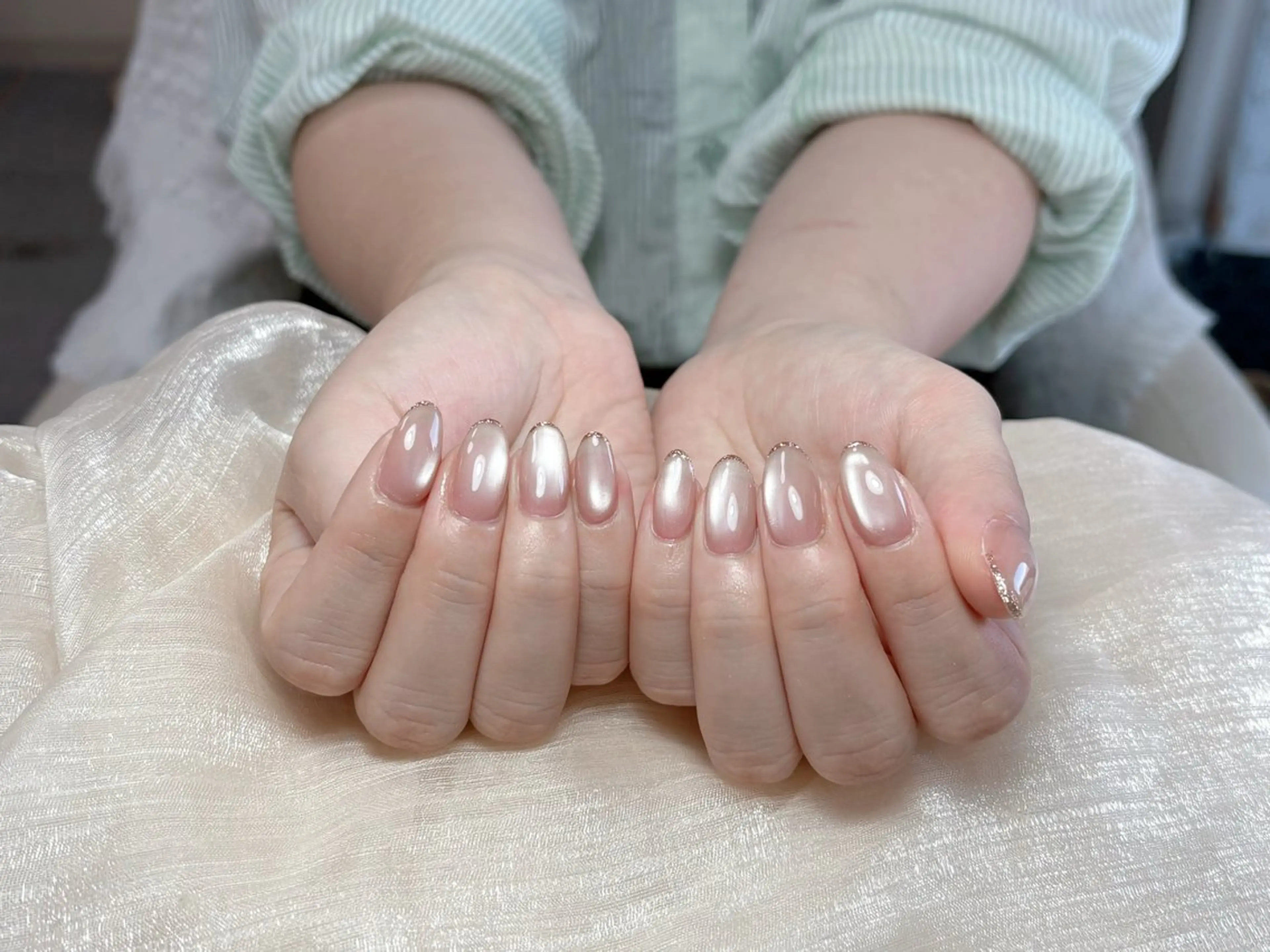 ネイル オーロラネイル チークネイル フレンチネイル ジェルネイル ガラスフレンチ ハンドネイル ハンドケア Nail Jolieのネイルデザイン