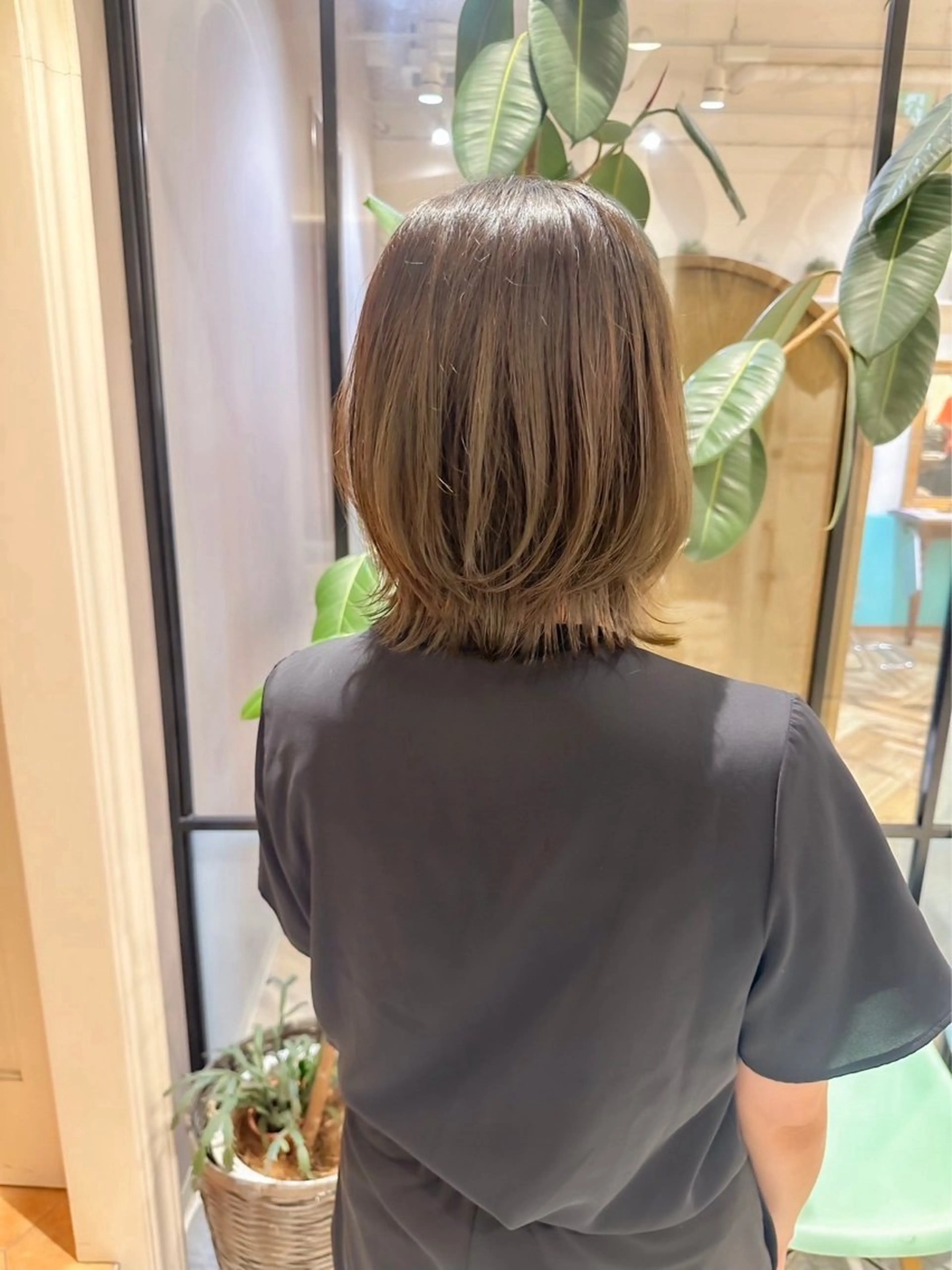 ミディアム ボブ くびれヘア レイヤーカット 縮毛矯正/ストンボブ Wカラー💎ヒデジのヘアスタイル