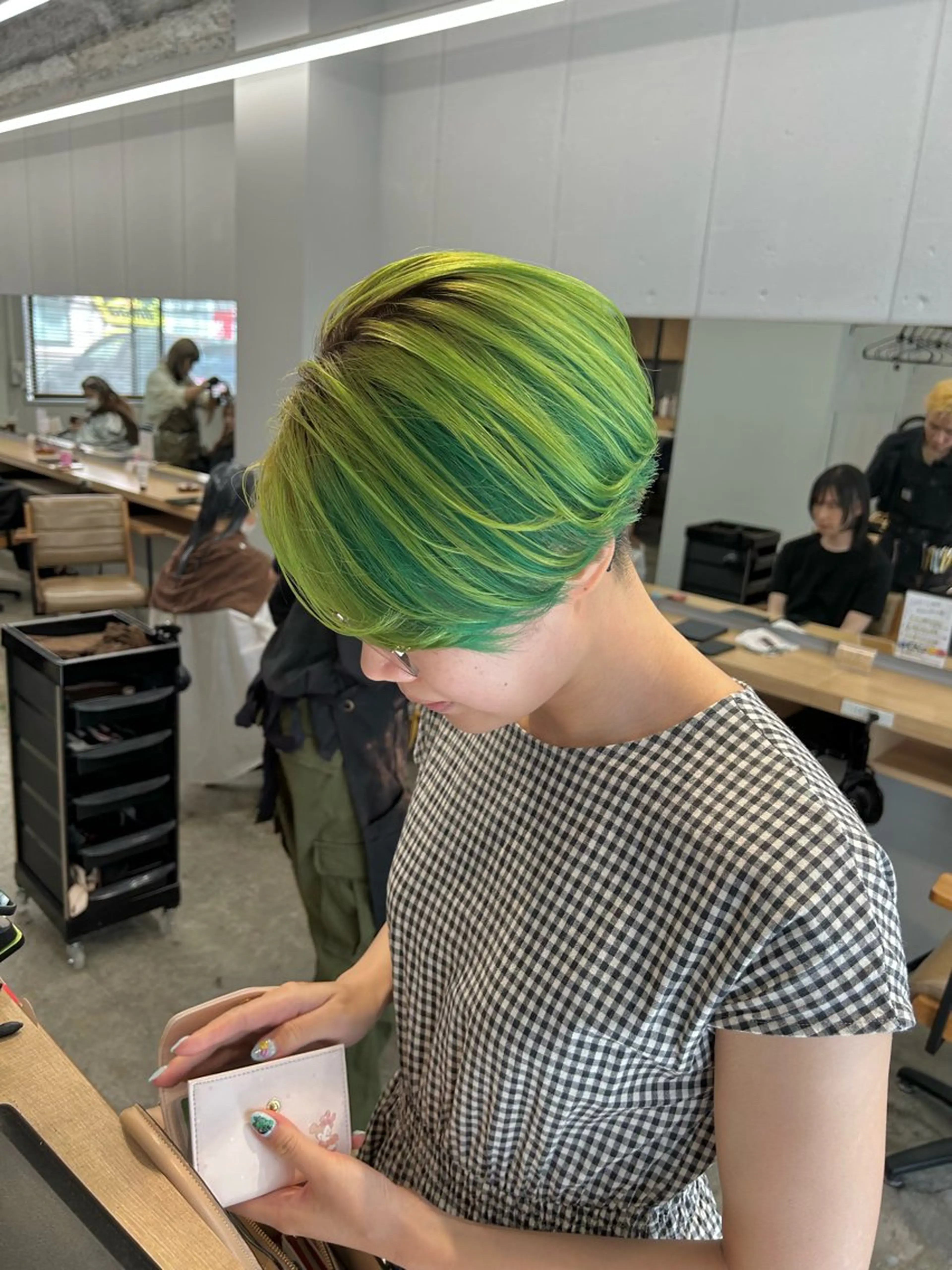 ショート カット ヘアカラー ior北千住【イオール⠀】所属・SAEKI【ior 】北千住店ブリーチのヘアスタイル