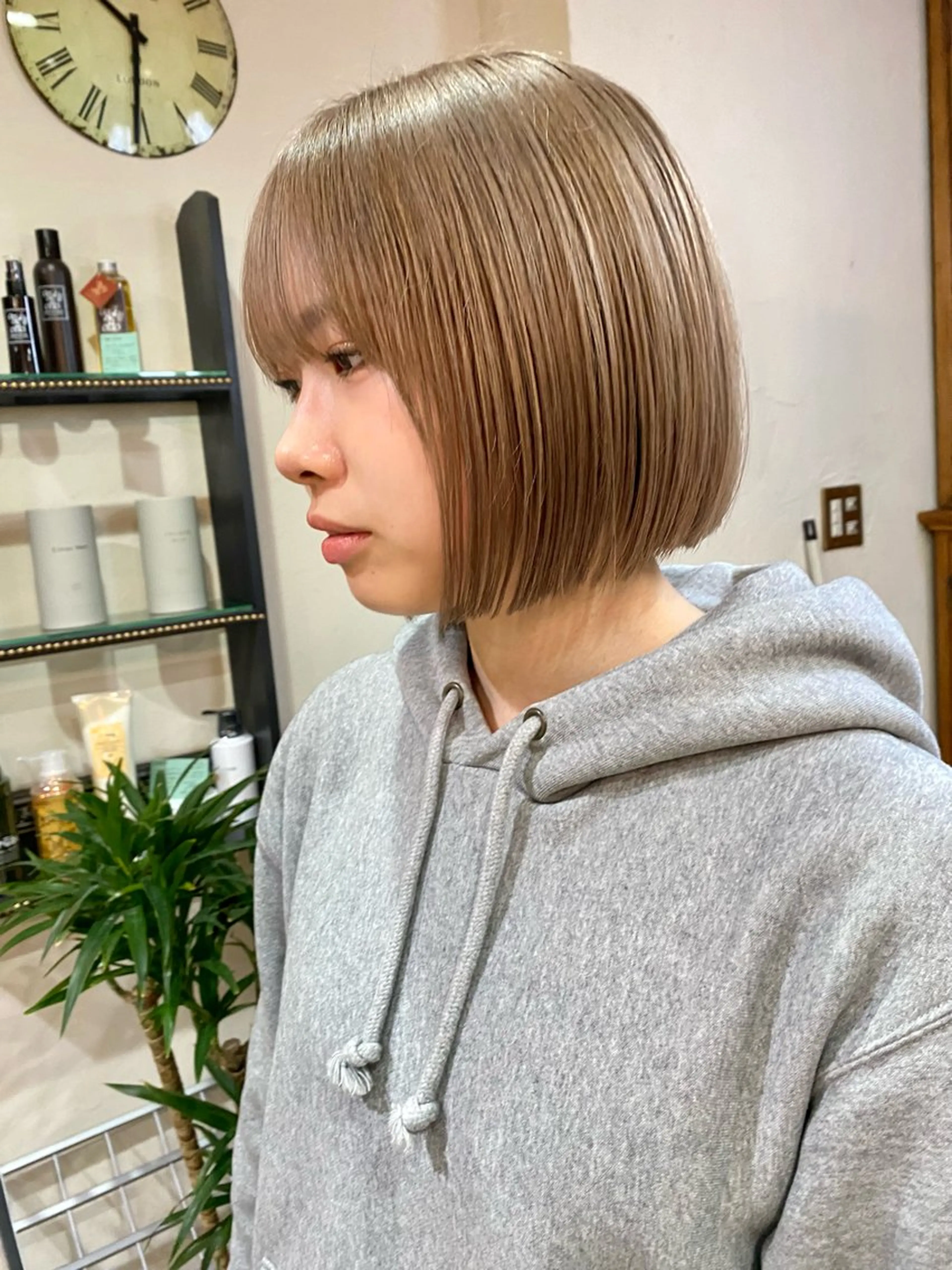 ショート カラー ハイトーンカラー ボブ カット ヘアカラー トリートメント 東田 恋のヘアスタイル