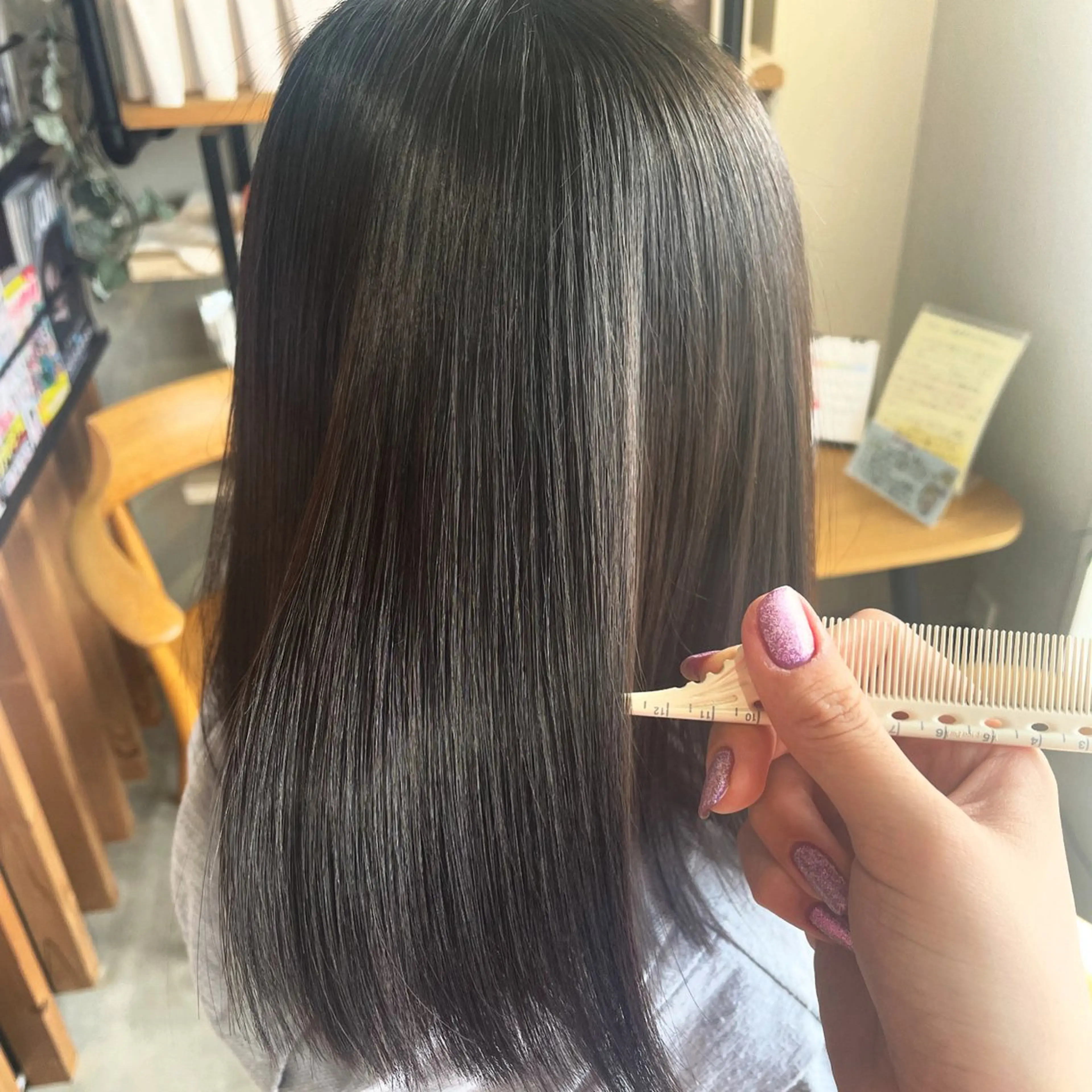 ミディアム パーマ 縮毛矯正 チグサ ミウのヘアスタイル