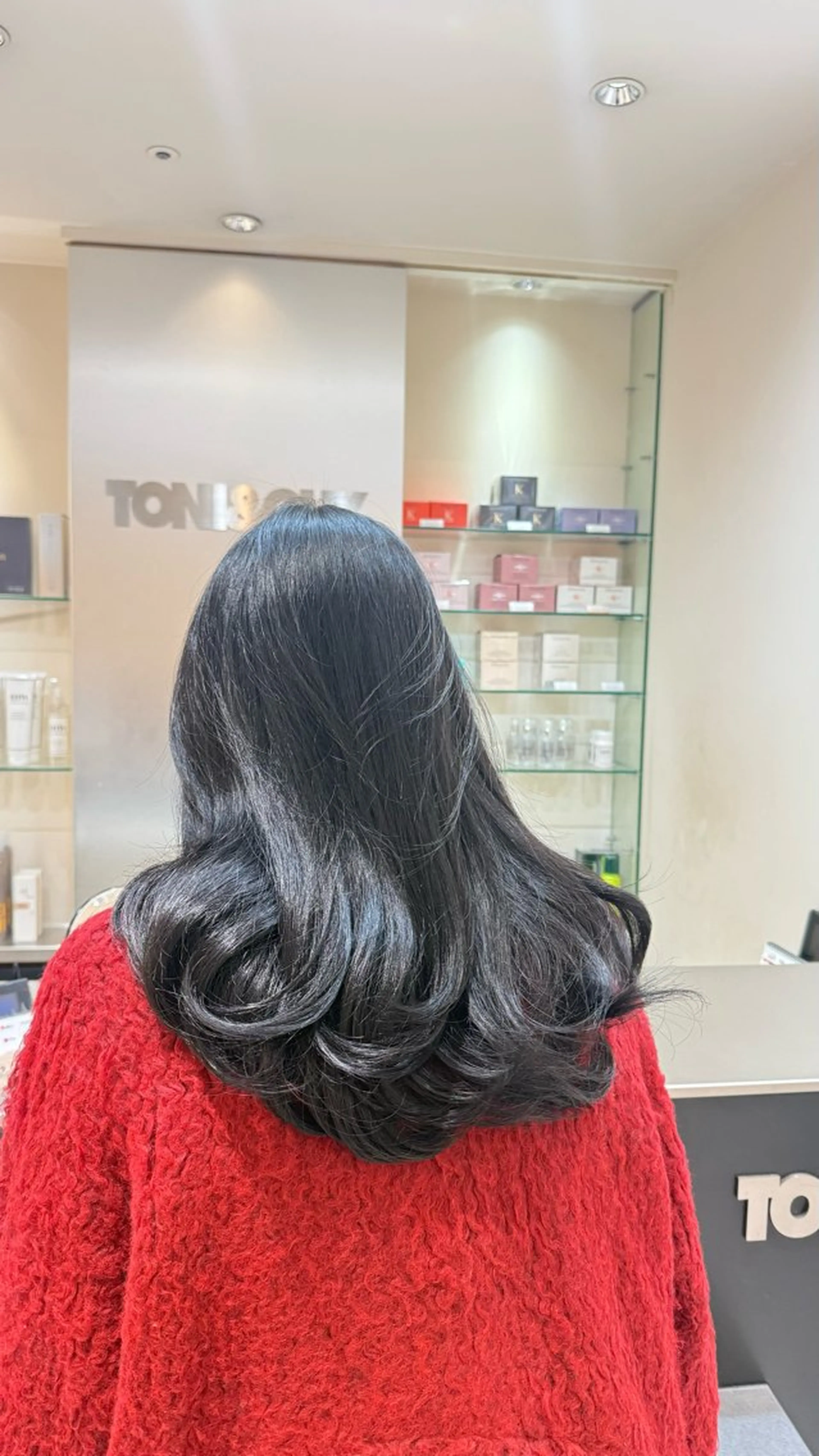 セミロング カラー akari / ミディアムパーマのヘアスタイル