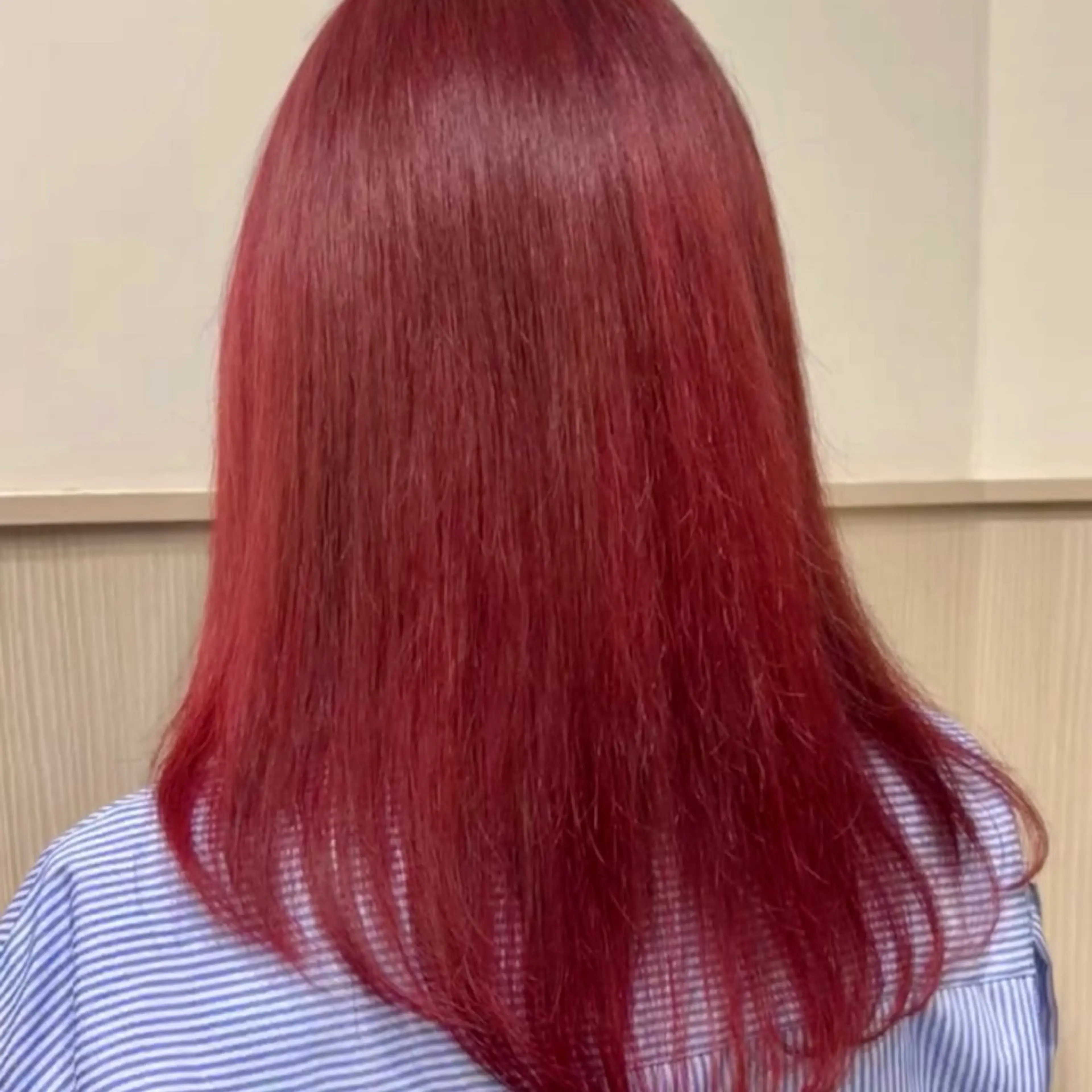 セミロング カラー レッドカラー ヘアカラー 横浜パーマ🌐メンズ 暖色カラーもえかのヘアスタイル