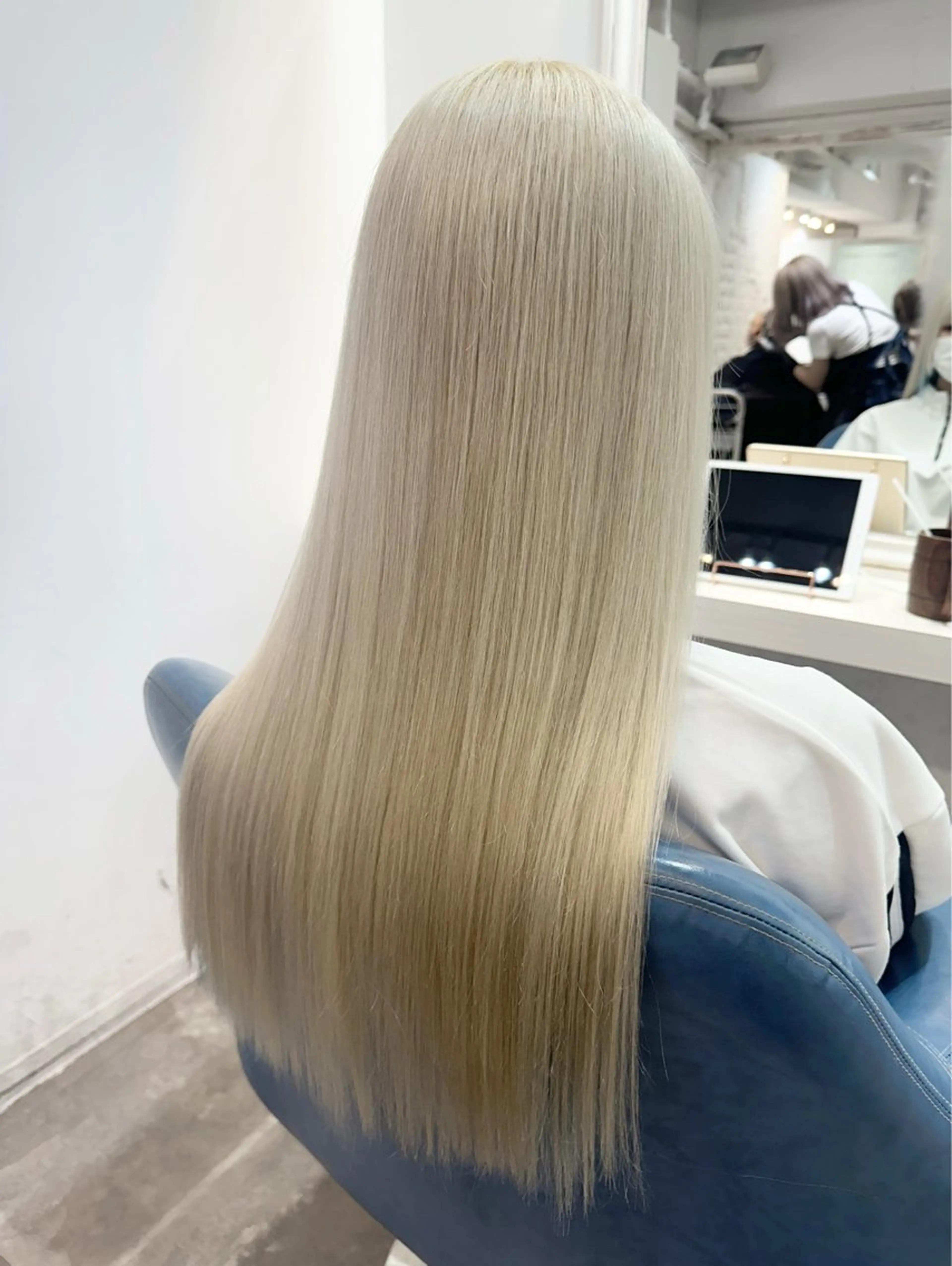 ロング カラー ブリーチ ハイトーンカラー 中目黒✂︎店長✂︎ TOMOHIROのヘアスタイル