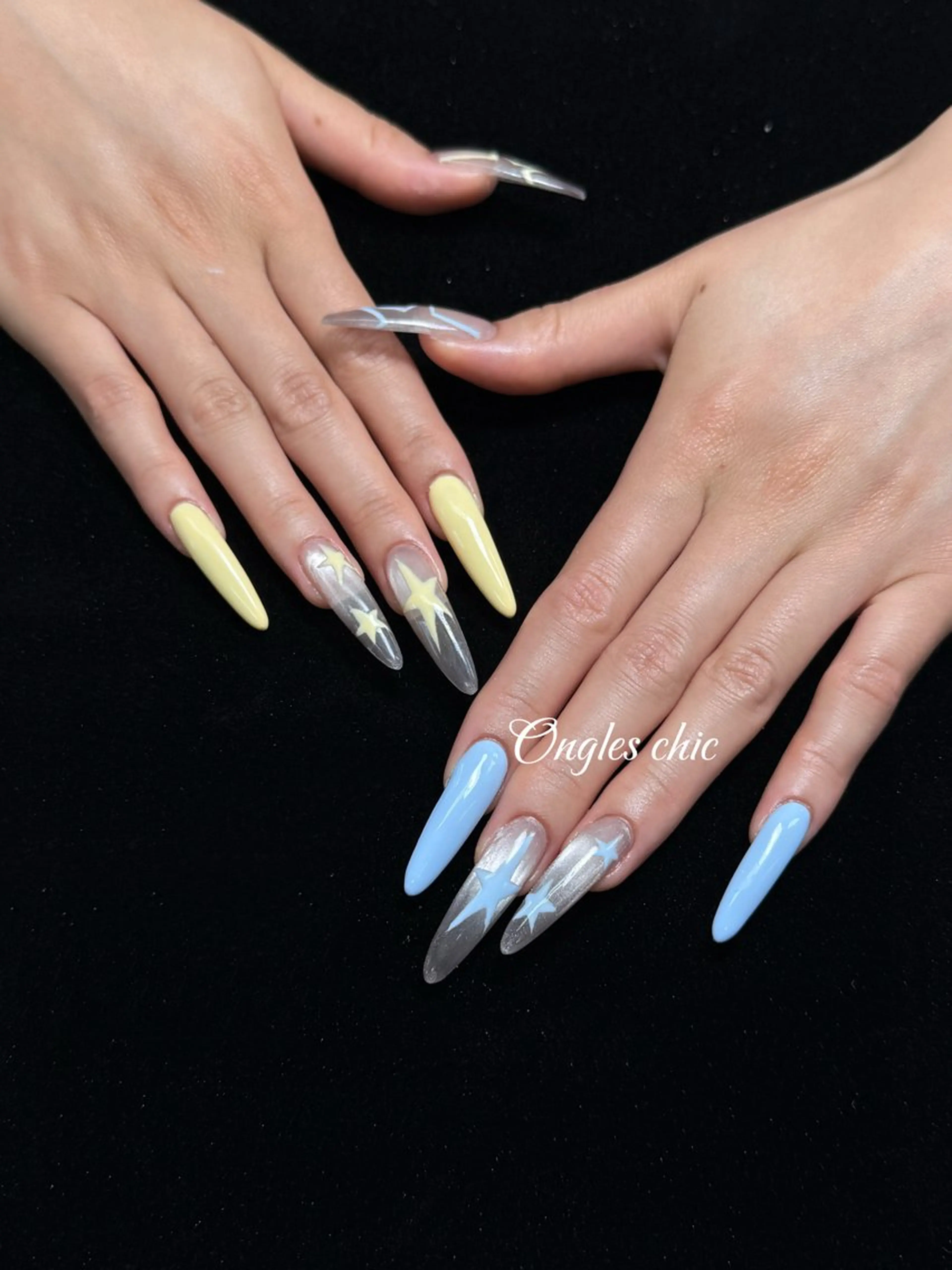 ネイル 氷ネイル・うるうるネイル マグネットネイル 持ち込み ワンカラーネイル シンプルネイル ハンドネイル ongles chicのネイルデザイン