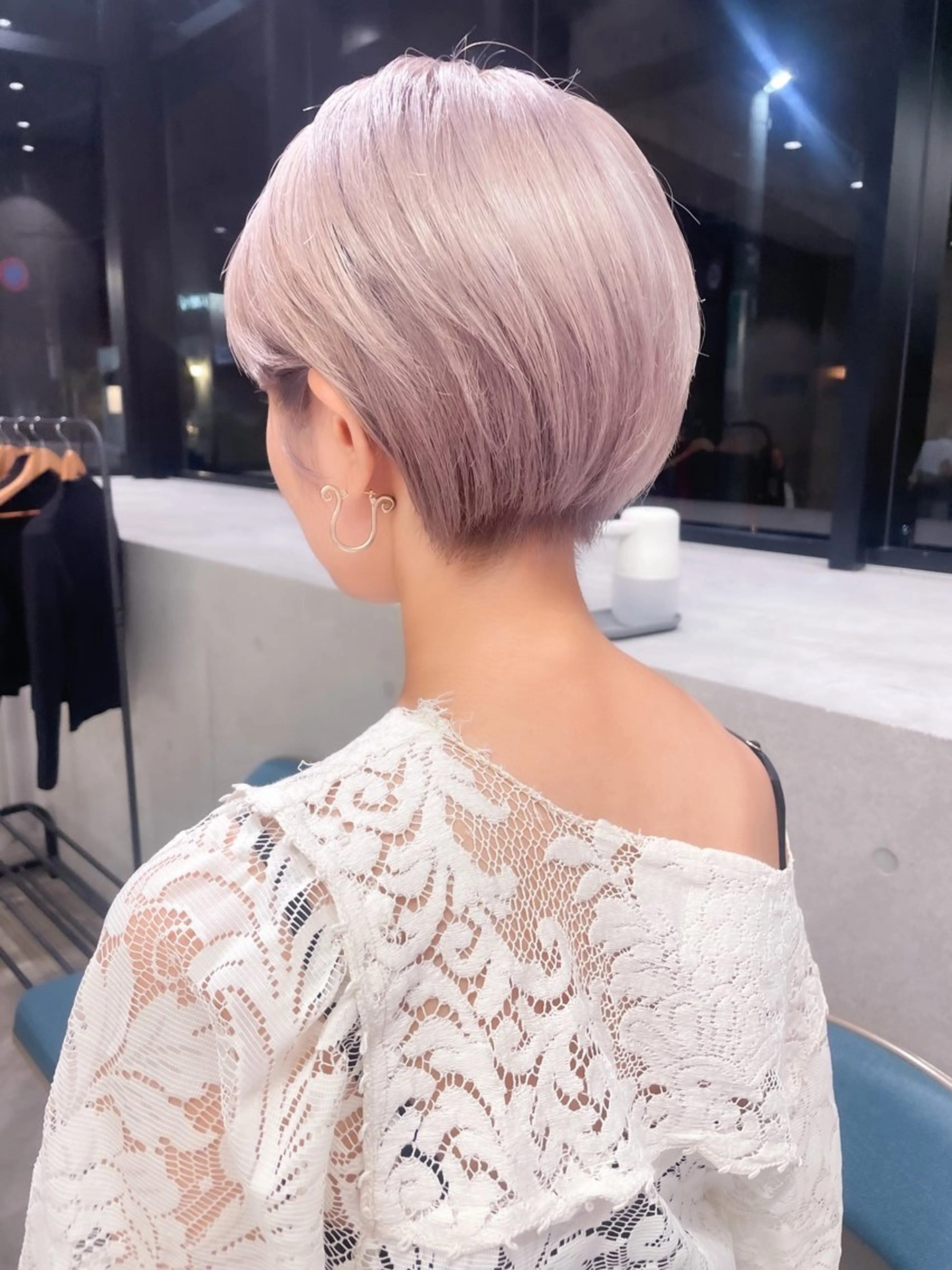 ショート カラー ヘアアレンジ ミニボブ/ブリーチ 🌈MISATOのヘアスタイル