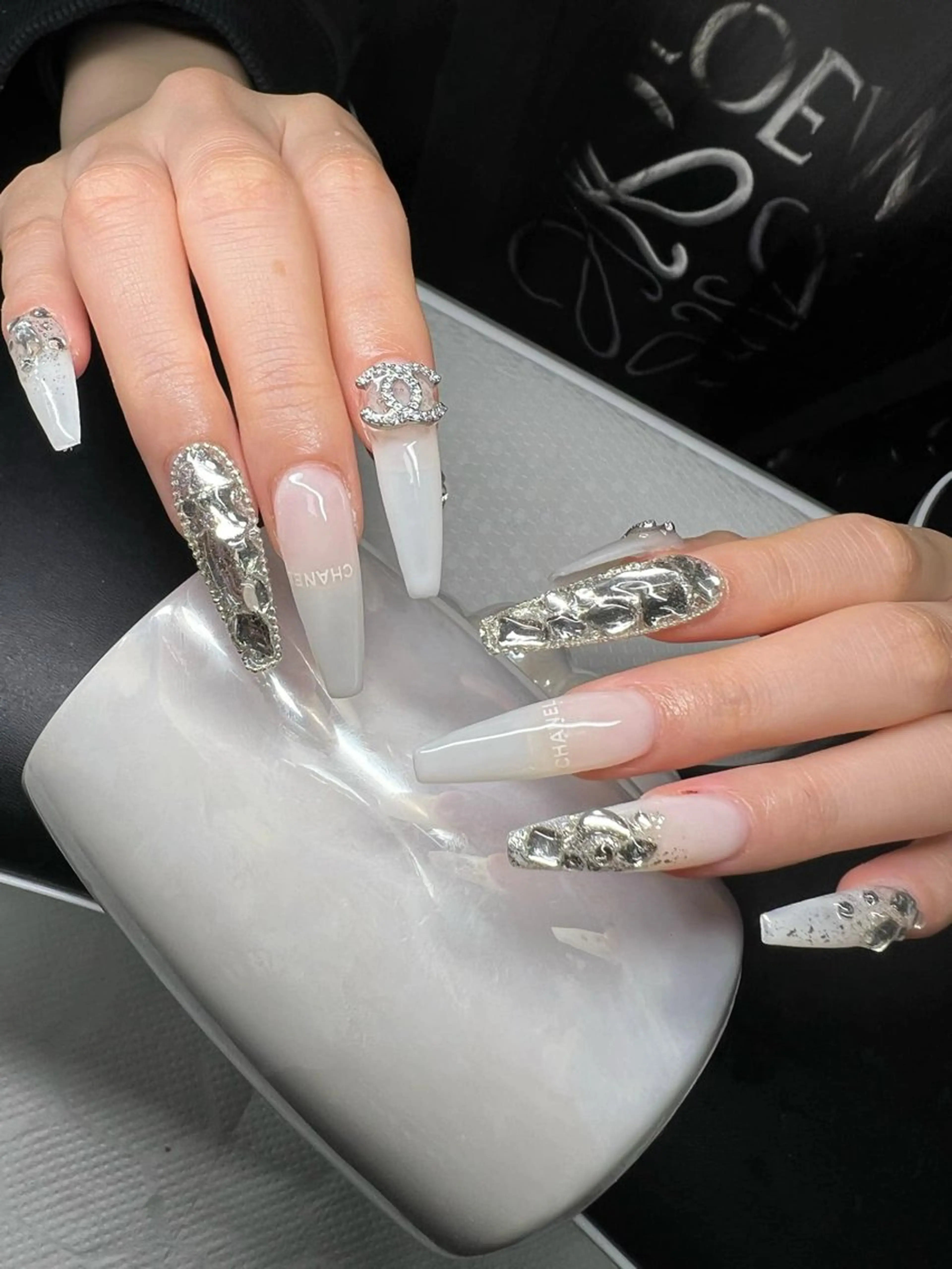 ネイル オーロラネイル チークネイル 長さ出し フットネイル フレンチネイル Lee Nails チップ長さだし専門店のネイルデザイン