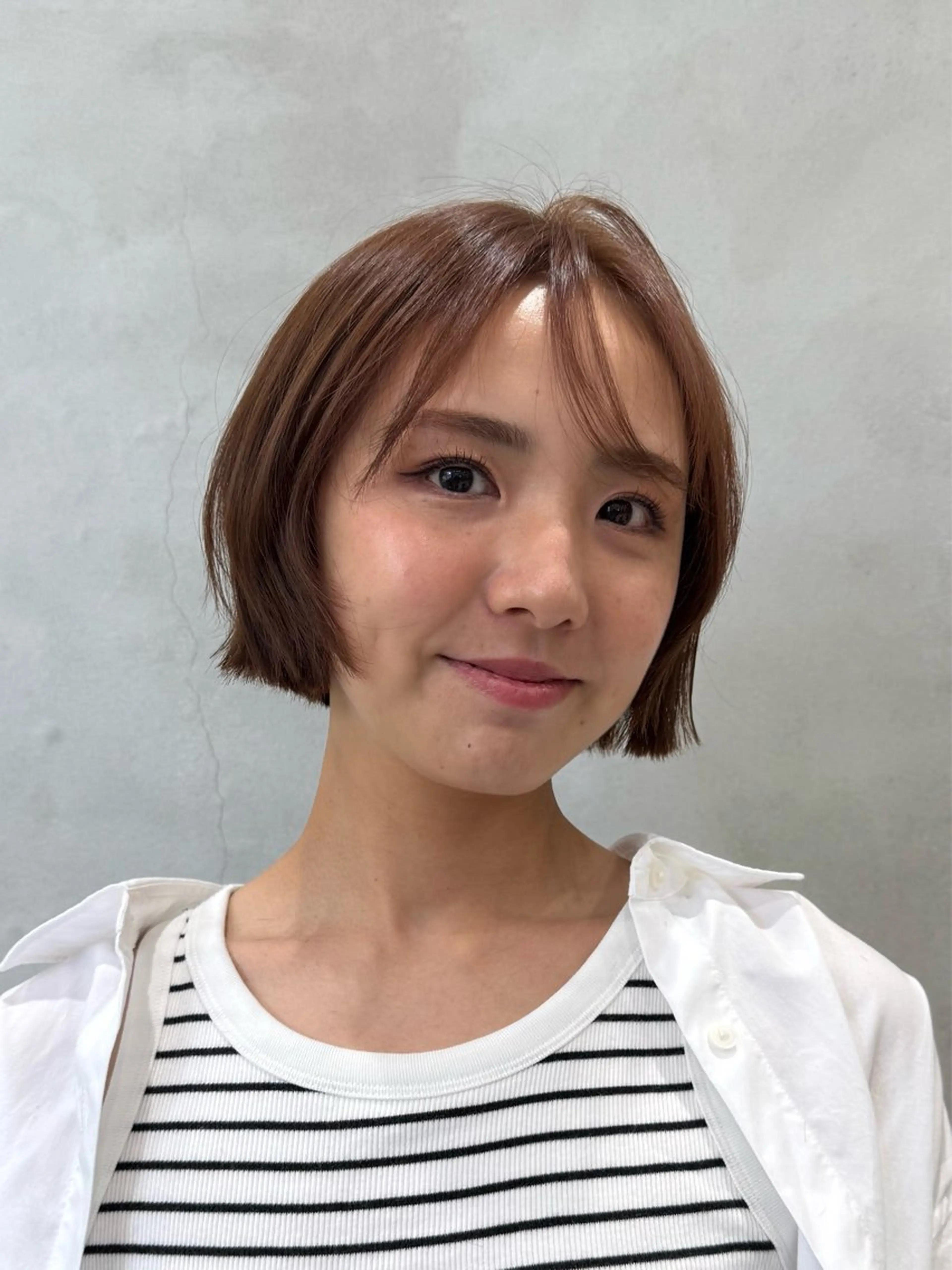 ショート 柔らかレイヤー× 透け感カラー/SUのヘアスタイル