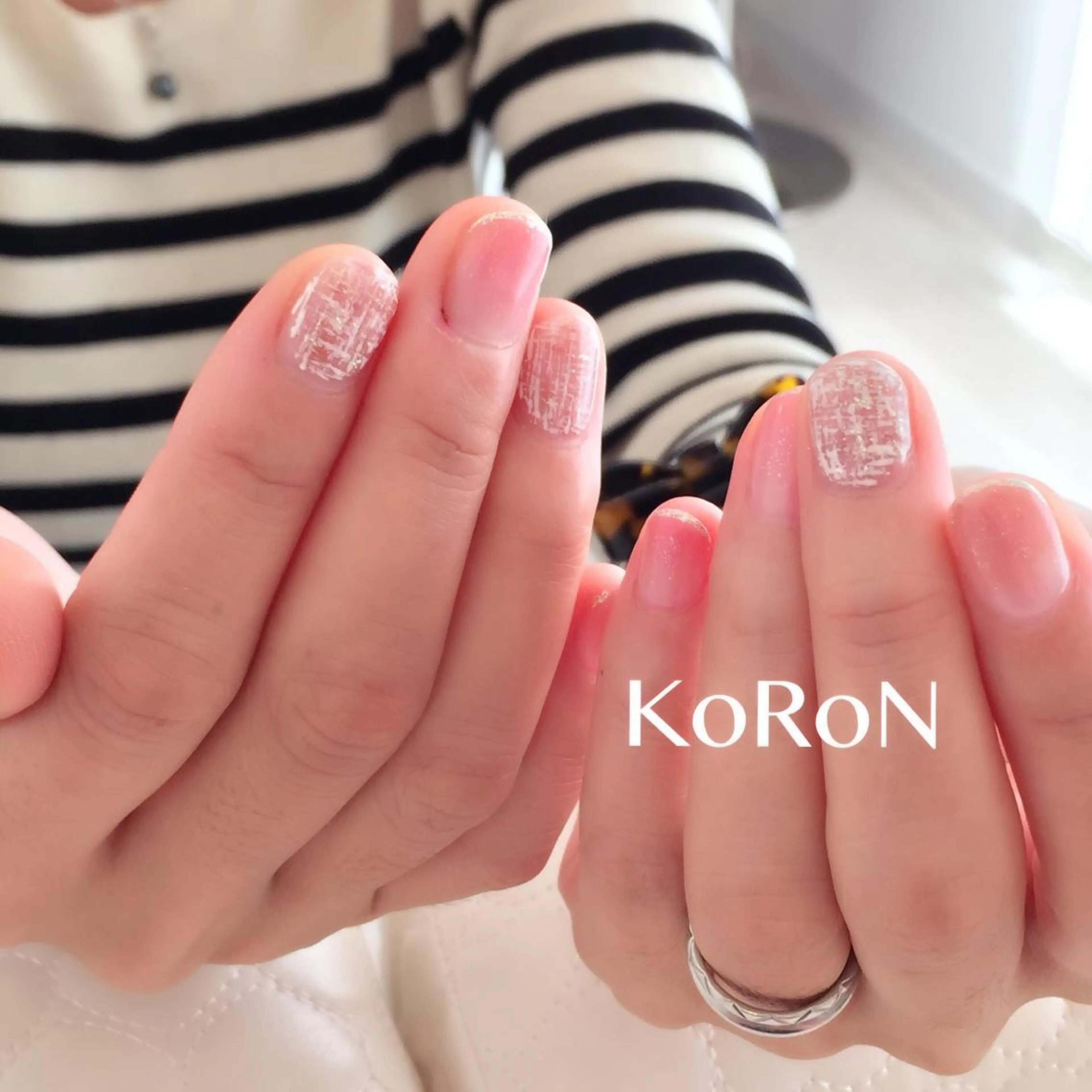 ネイル グラデーション ピンク ピンクベージュ ツイードネイル ハンドネイル 自宅サロン鎌倉 KORONのネイルデザイン
