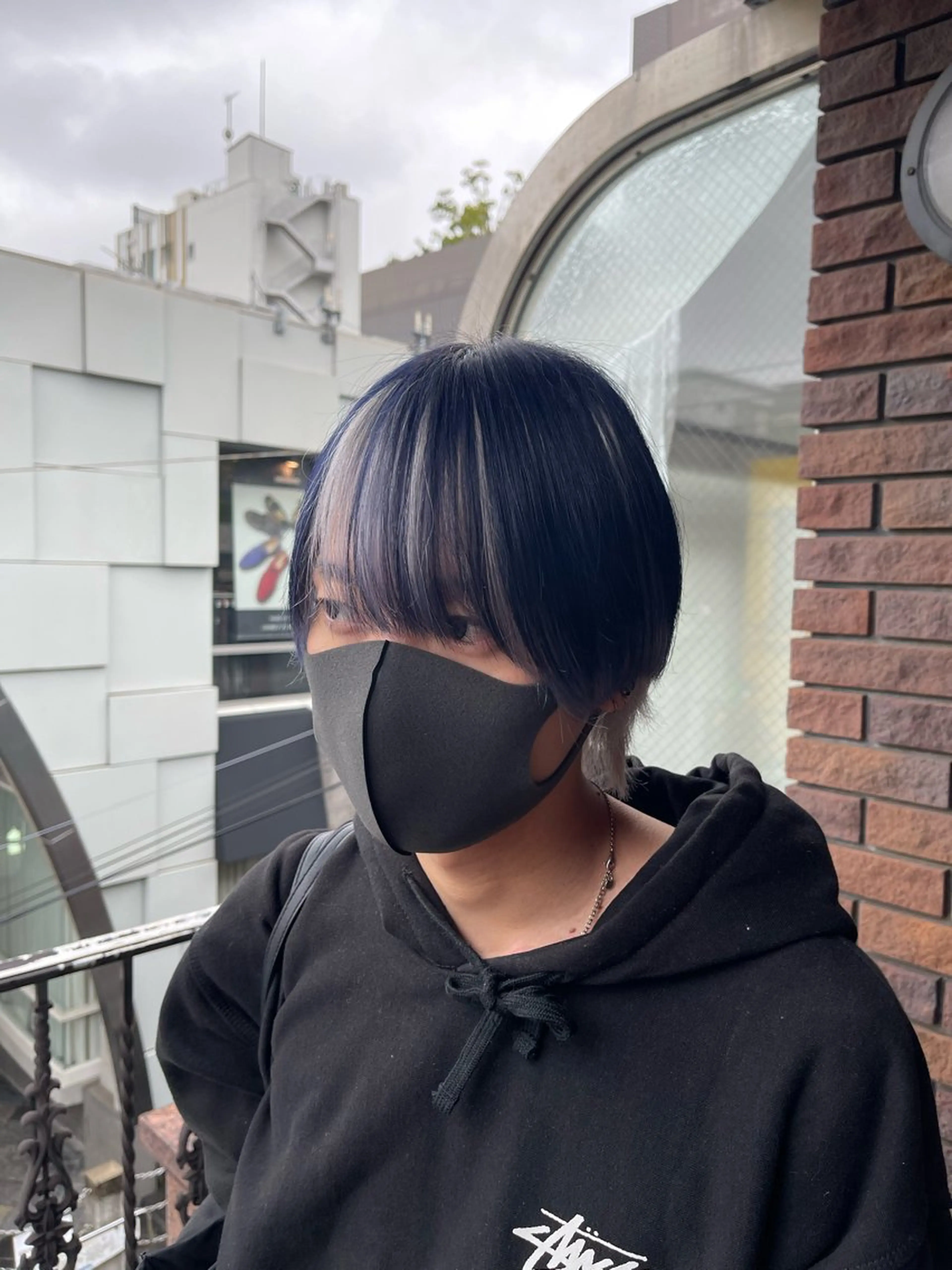 カラー メンズ ヘアカラー トリートメント SERINA/ウルフ 、デザインカラーのヘアスタイル