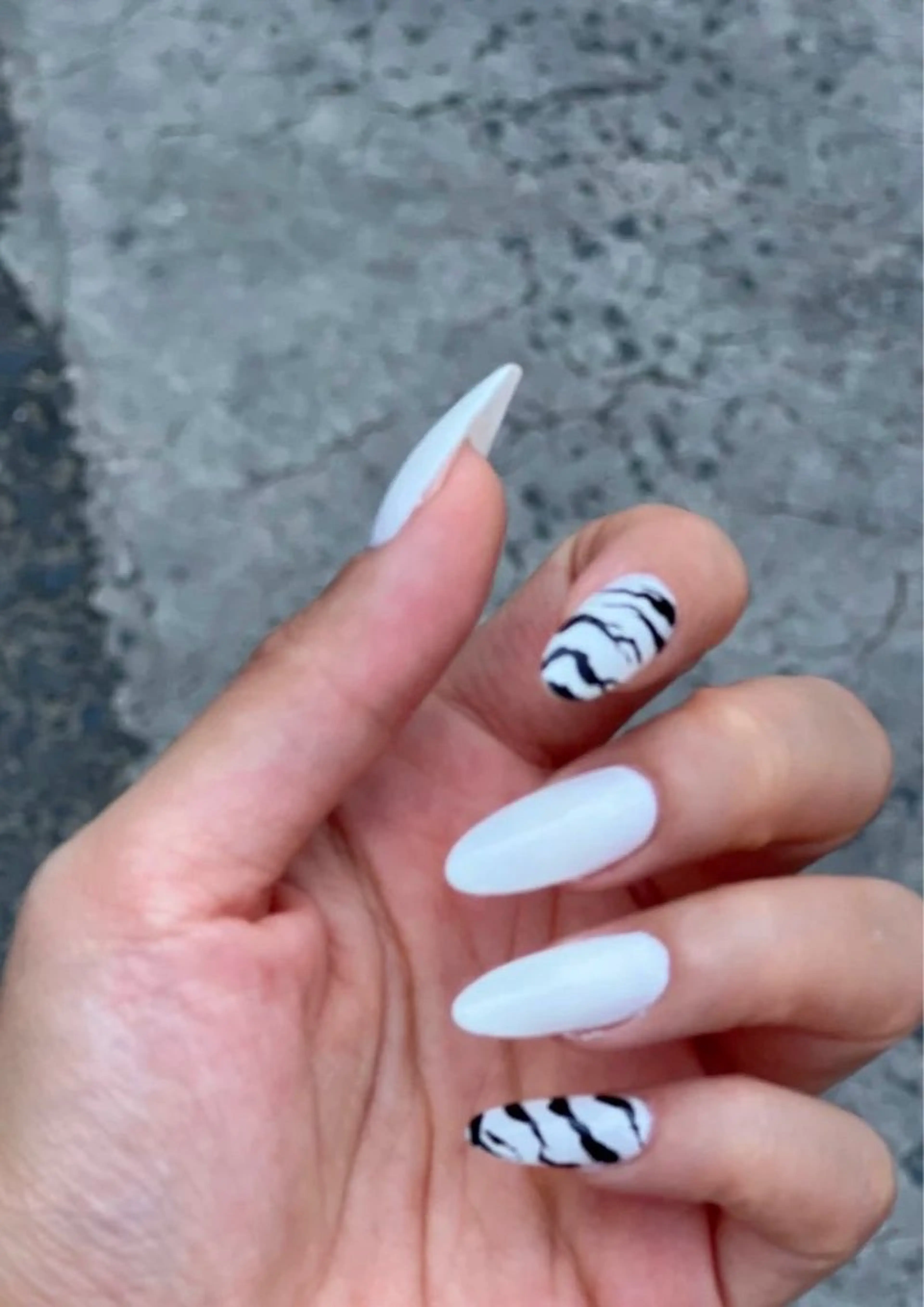 ネイル 高木 維麗絲のネイルデザイン