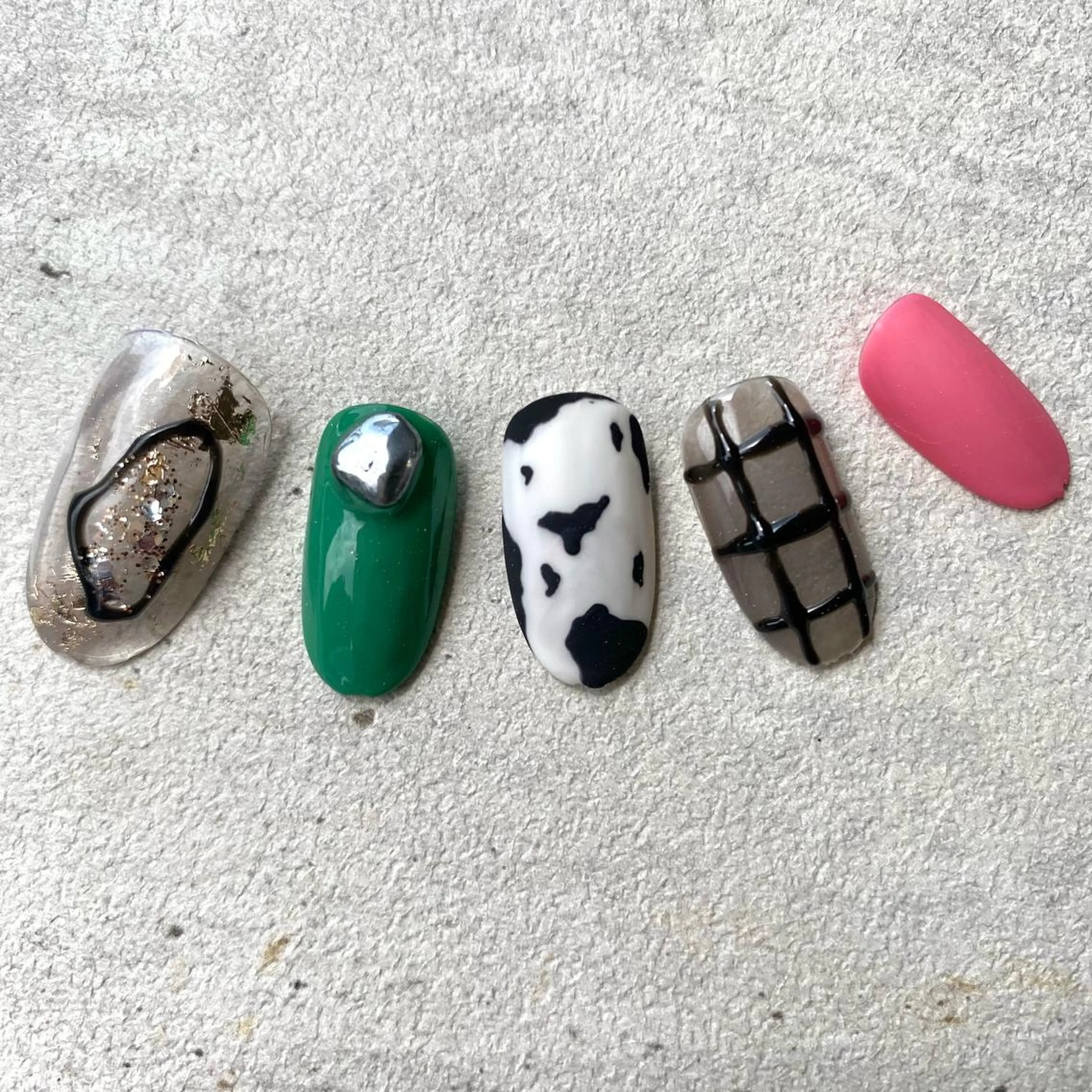 ミディアム カラー パーマ ヘアアレンジ メンズ キッズ ネイル マツエク・マツパ アイブロウ ニュアンスネイル ニュアンスパーマ ハンドネイル ハンドケア 今福鶴見ネイル 8(ｴｲﾄ)のネイルデザイン