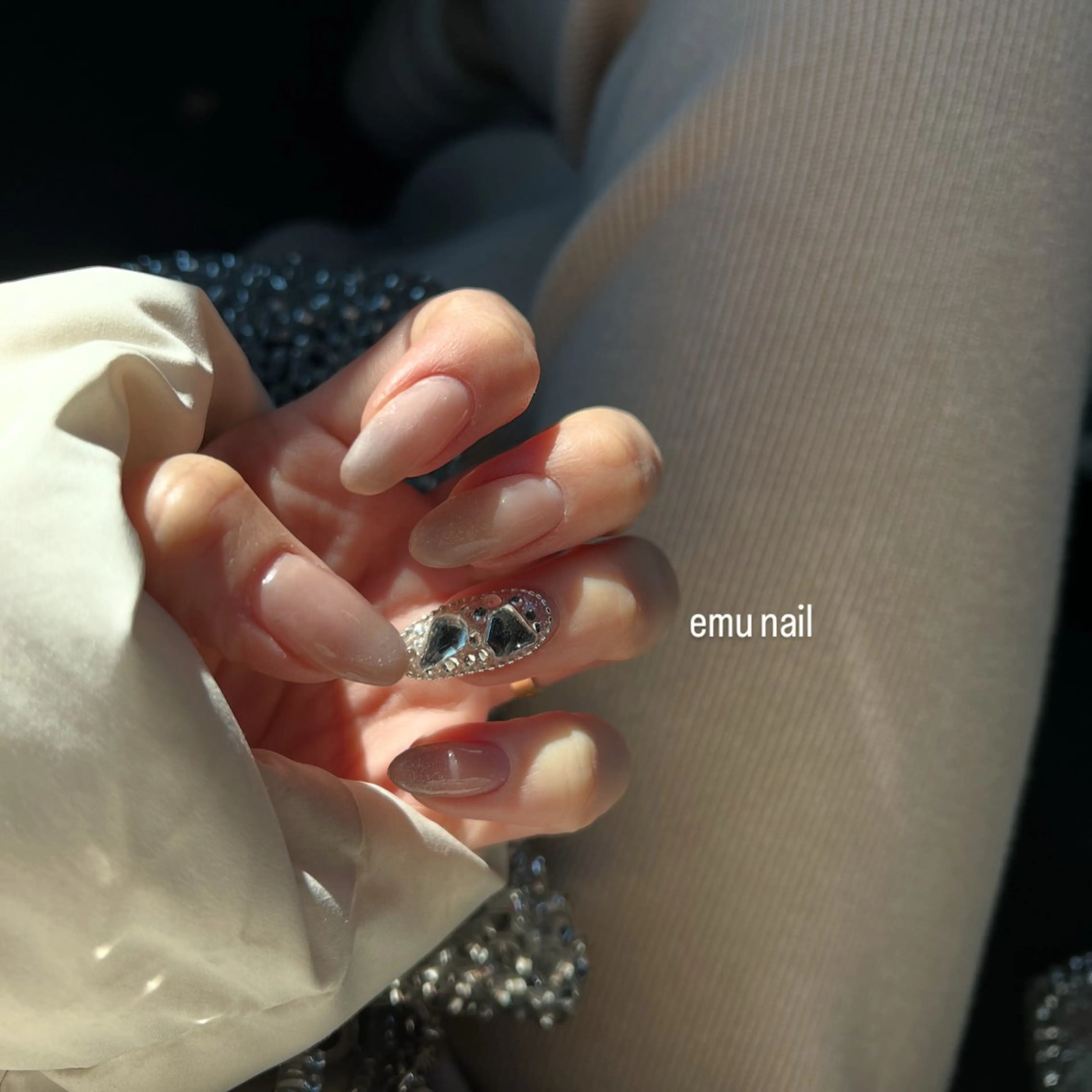 韓国ネイル(綺麗めネイル)の写真