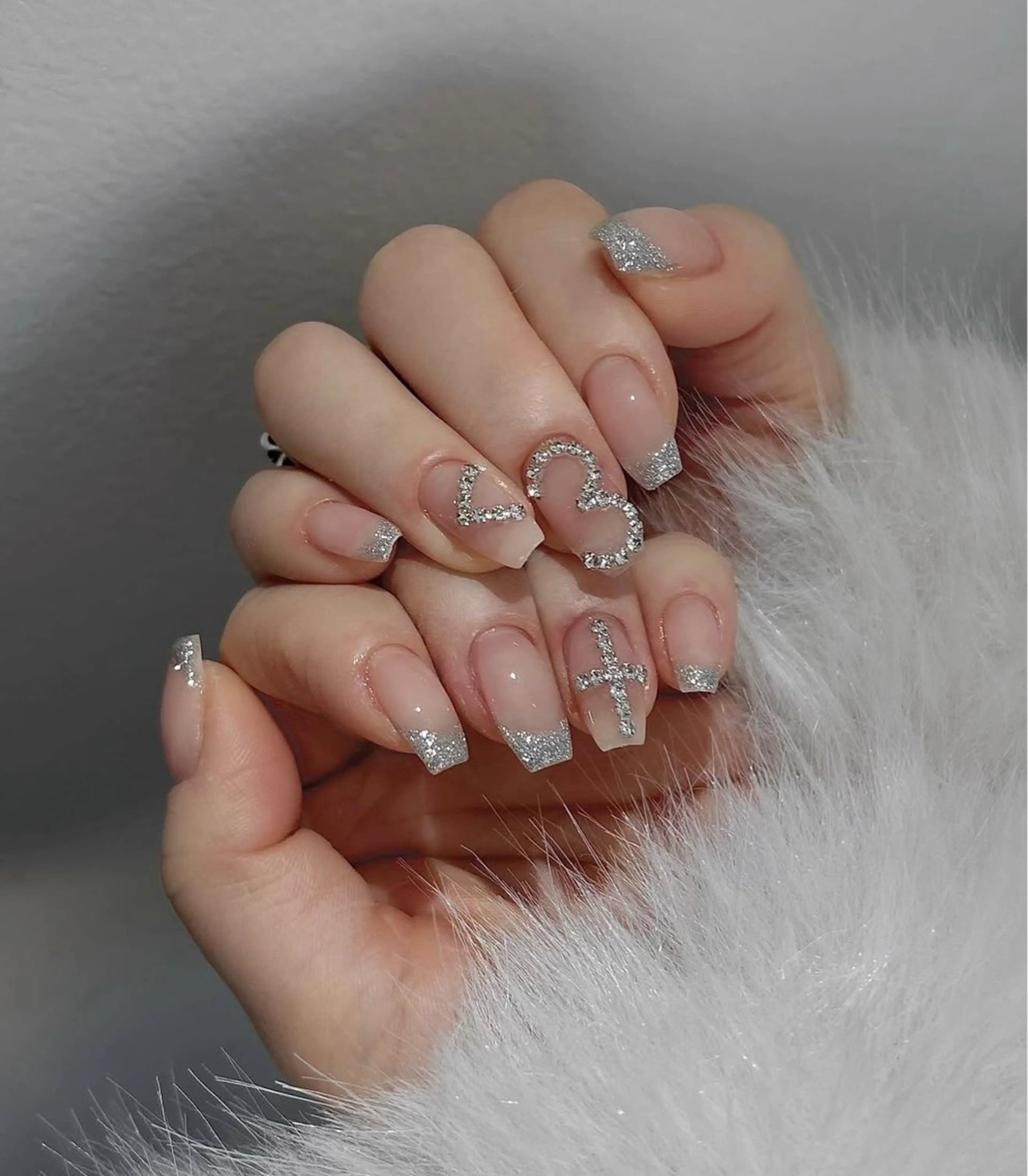 ネイル キラキラネイル マグネットネイル ミラーネイル ニュアンスネイル 春ネイル ハンドネイル Lyna 池袋のネイルデザイン