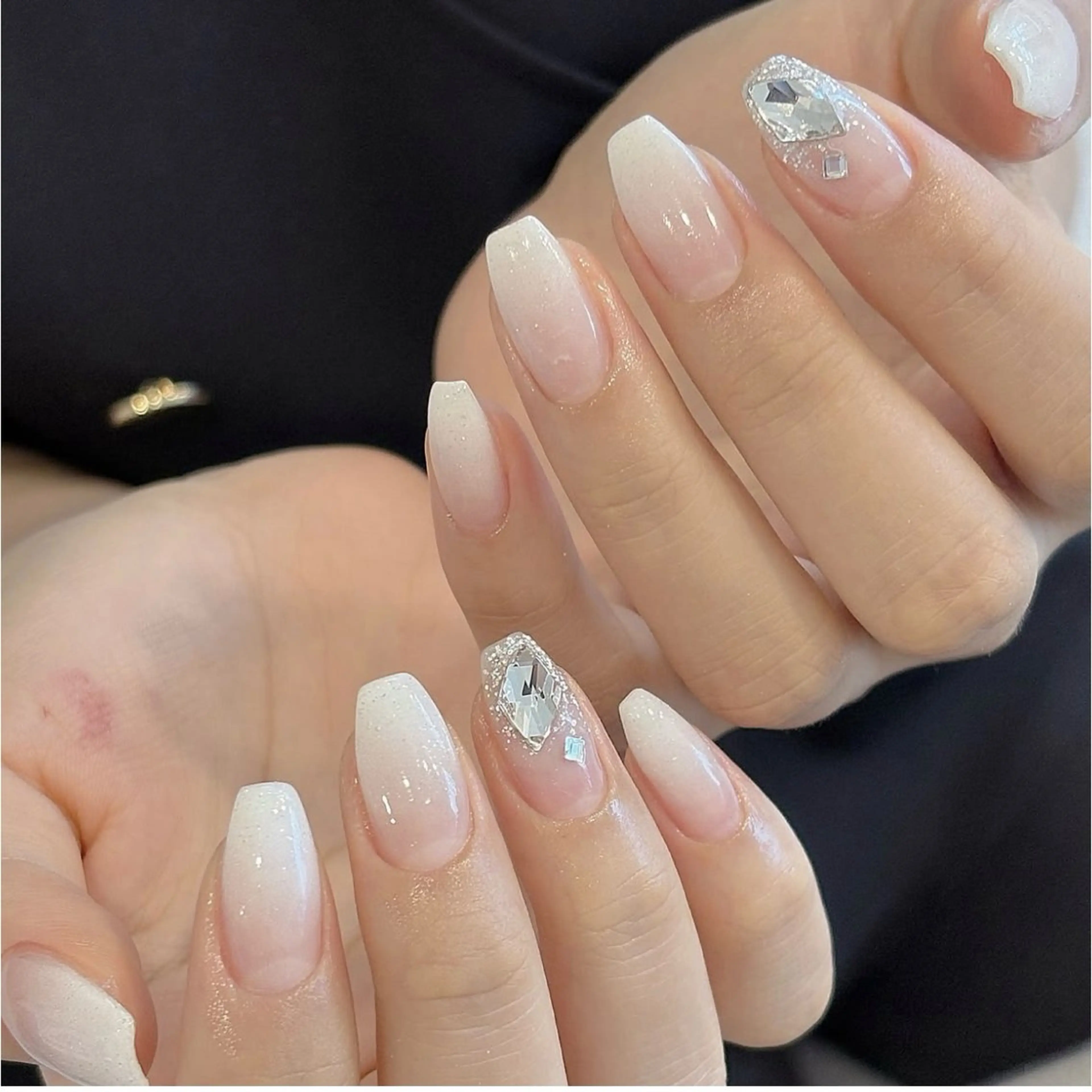 ネイル キラキラネイル 韓国ネイル ラメ(グリッター) マグネットネイル ミラーネイル ハンドネイル ハンドケア Akina Nailのネイルデザイン