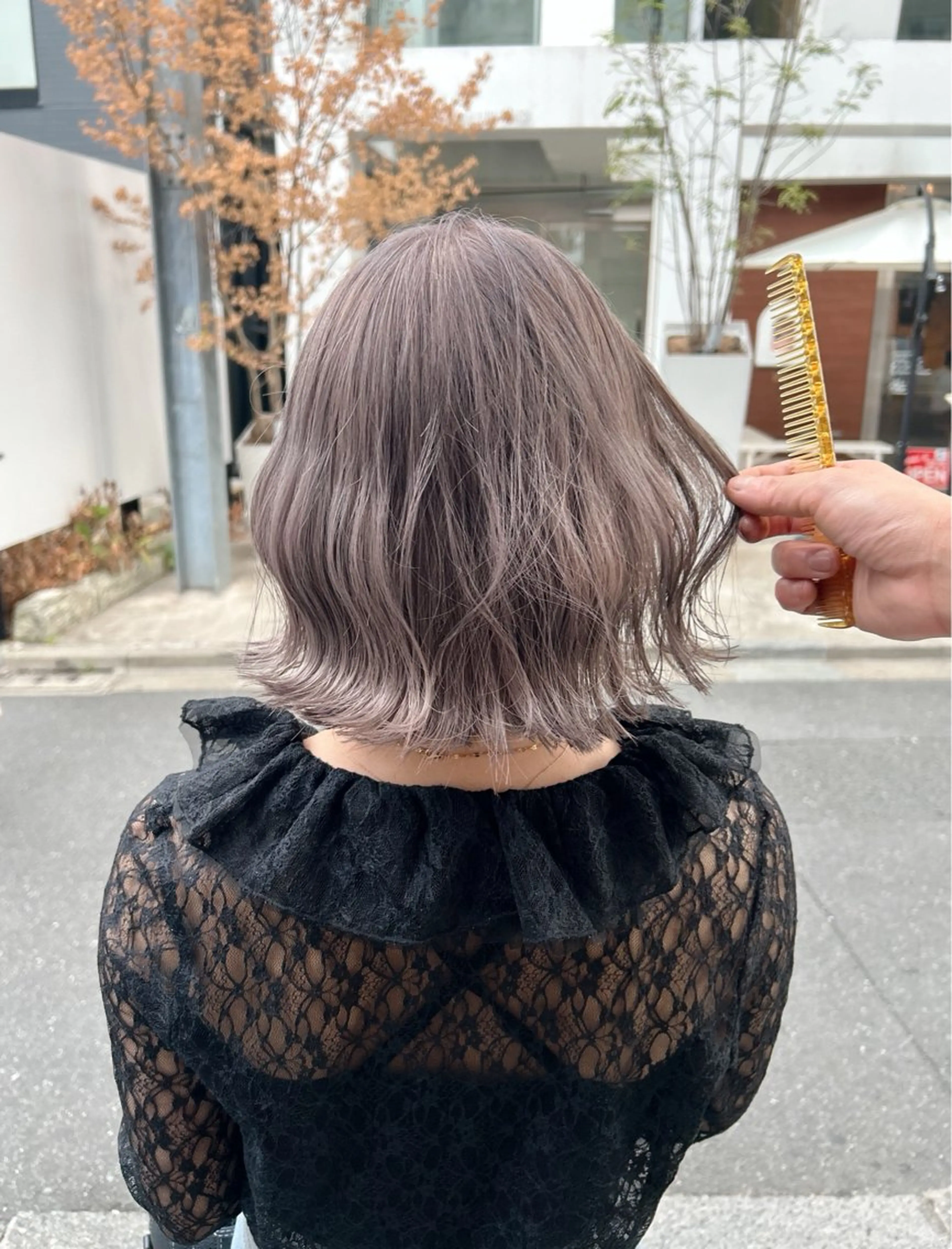 ショート カラー ヘアカラー トリートメント ハイトーンボブ 前田 表参道　グレージュのヘアスタイル